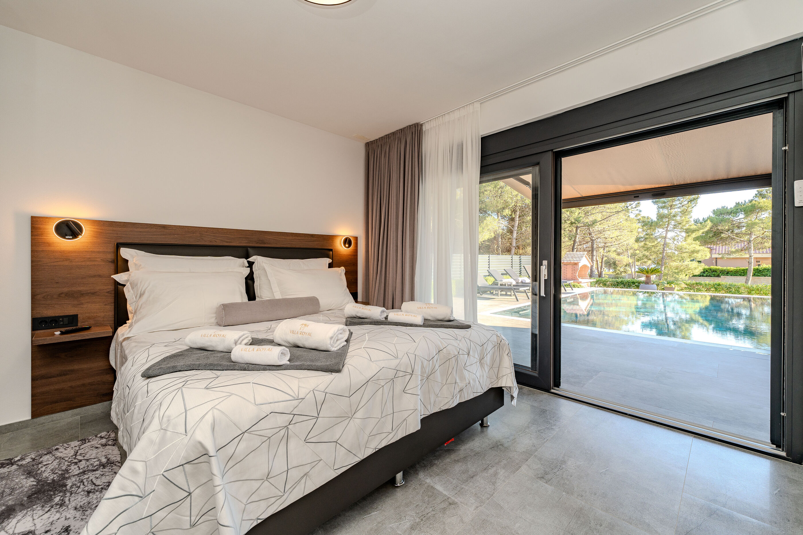 Apartments Villa Royal 44969-A2