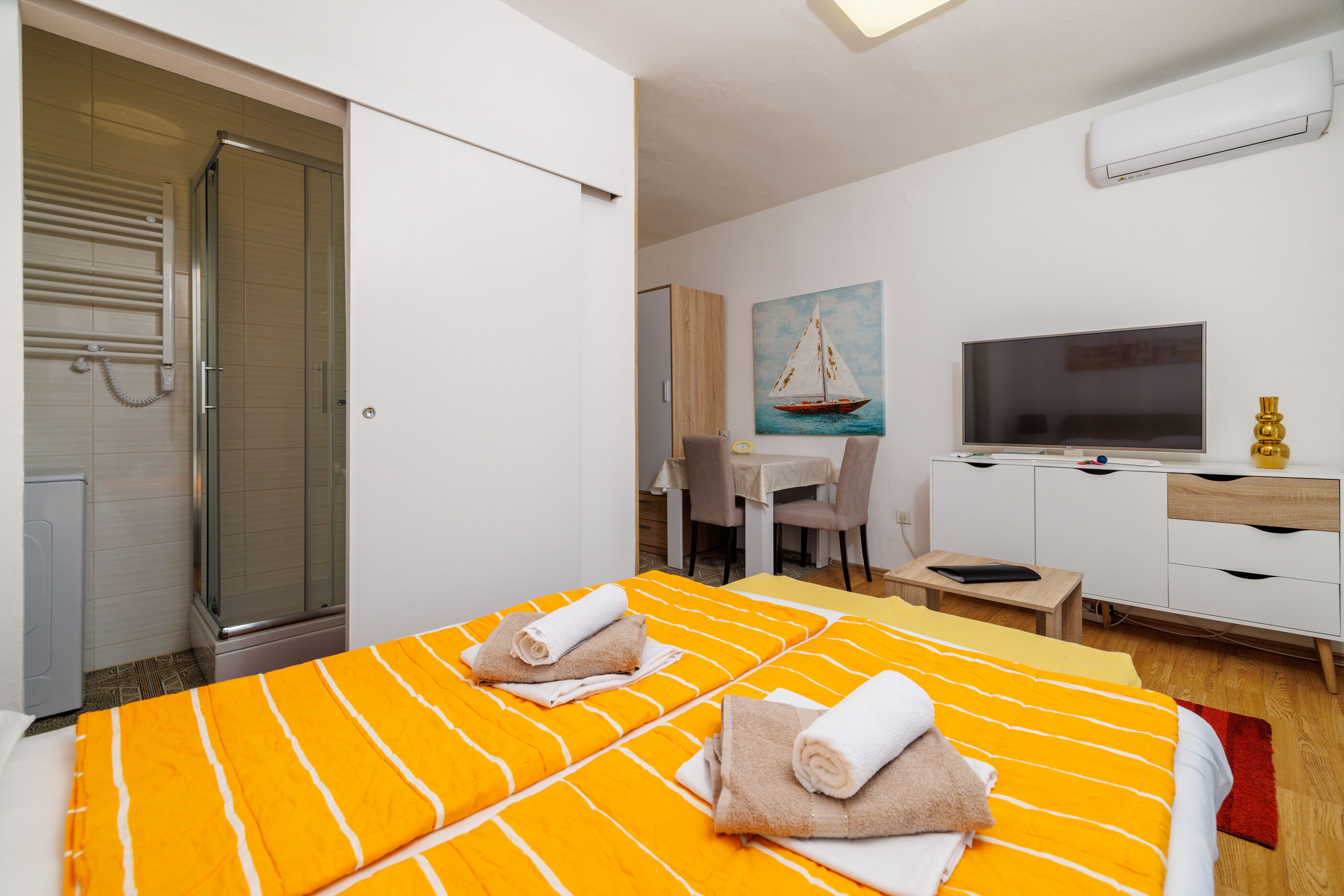 Apartments Zec 82271-A4