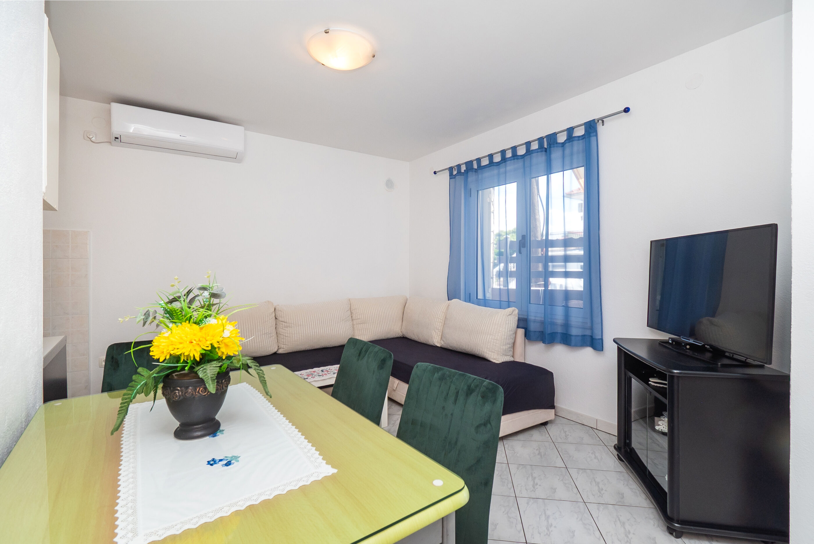 Apartments and Room Sanja 99261-A1