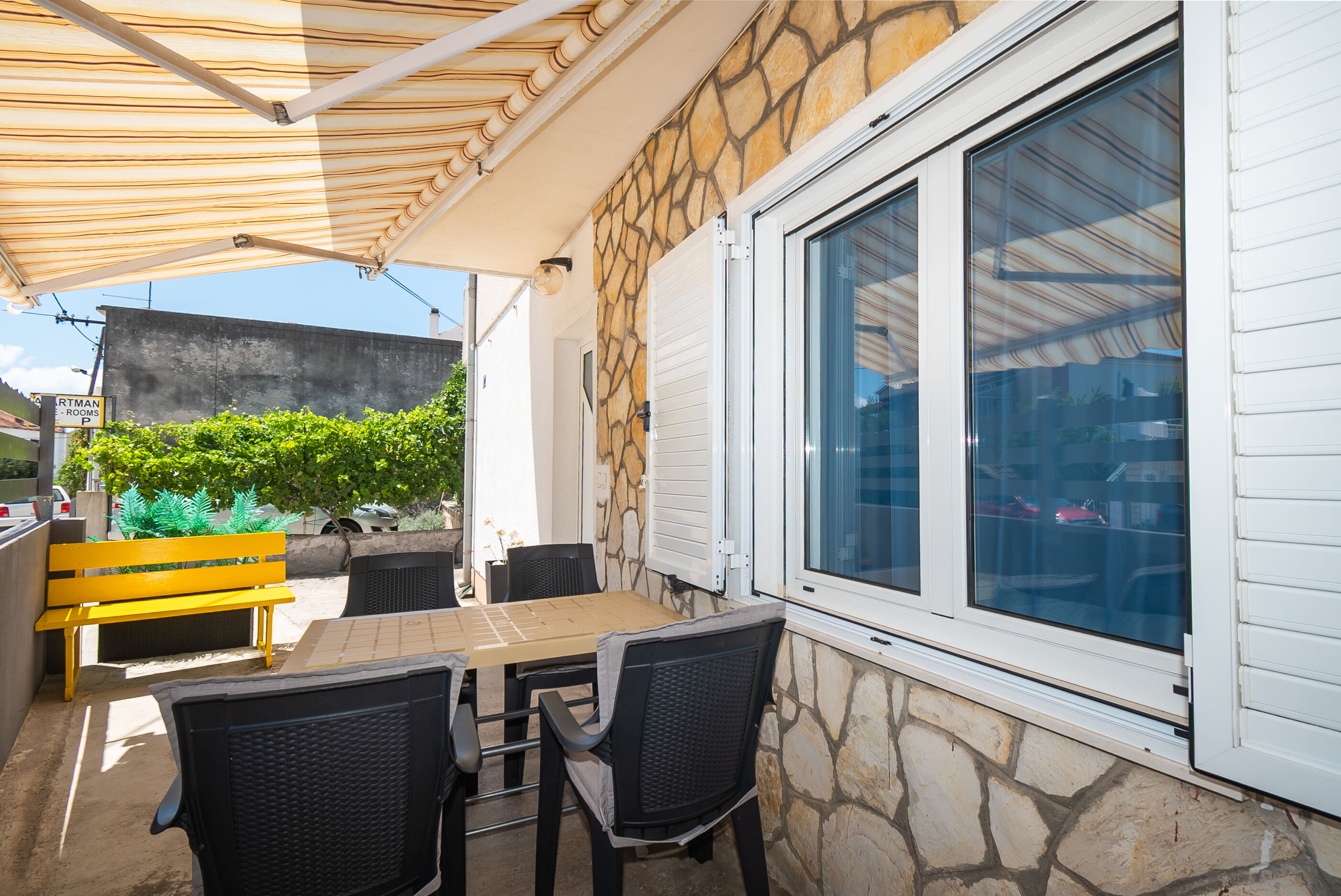 Apartments and Room Sanja 99261-A1