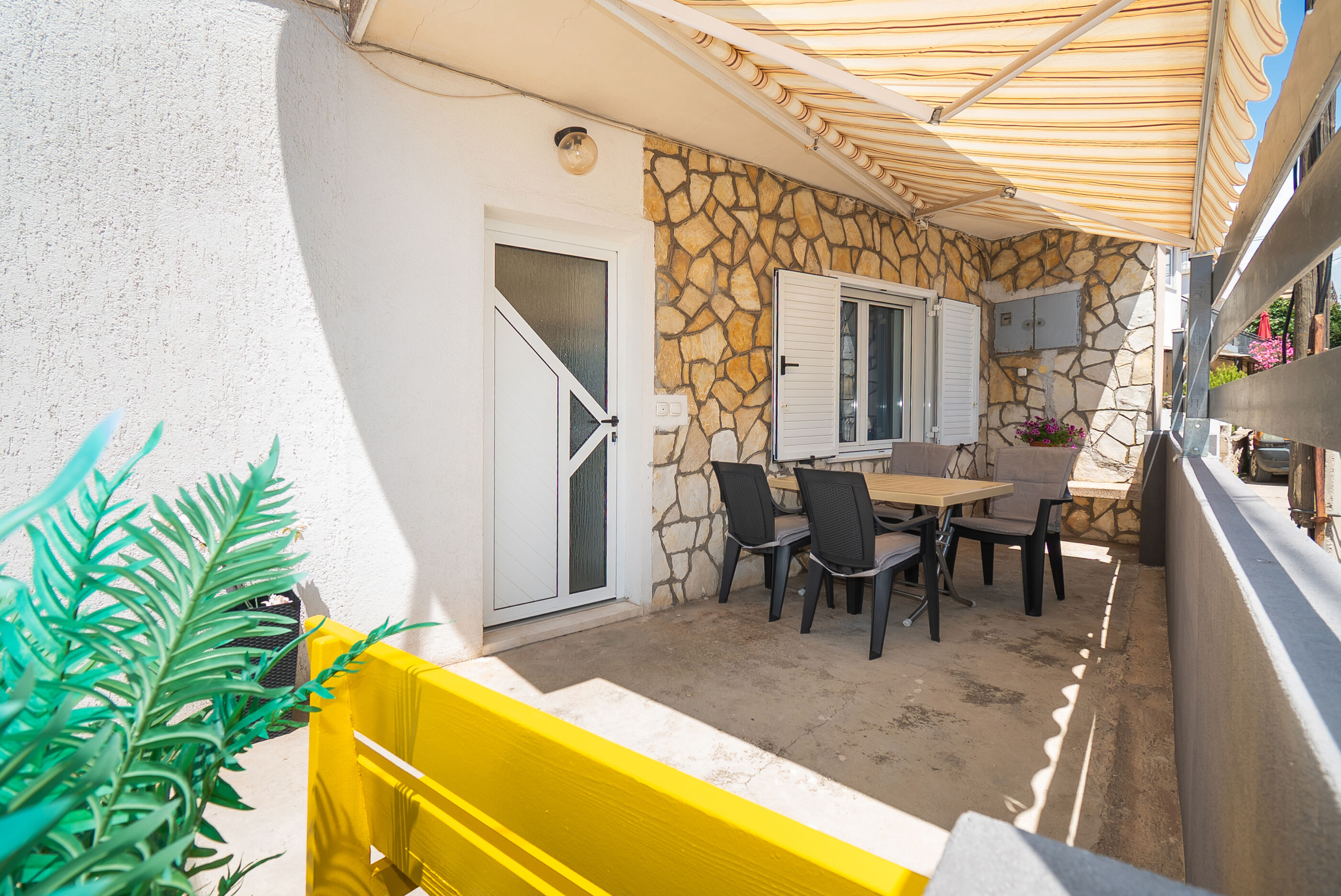 Apartments and Room Sanja 99261-A1