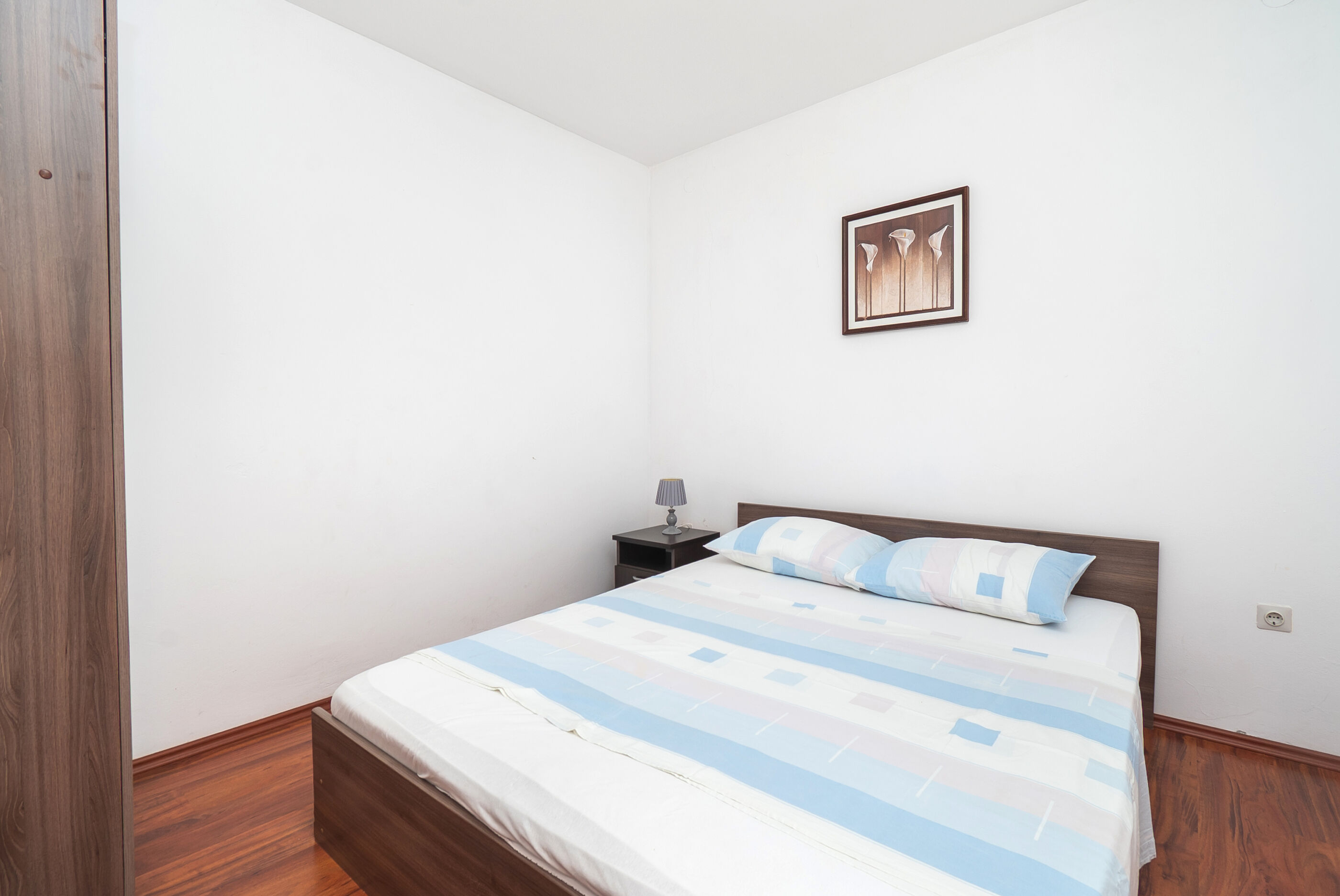 Apartments and Room Sanja 99261-A3