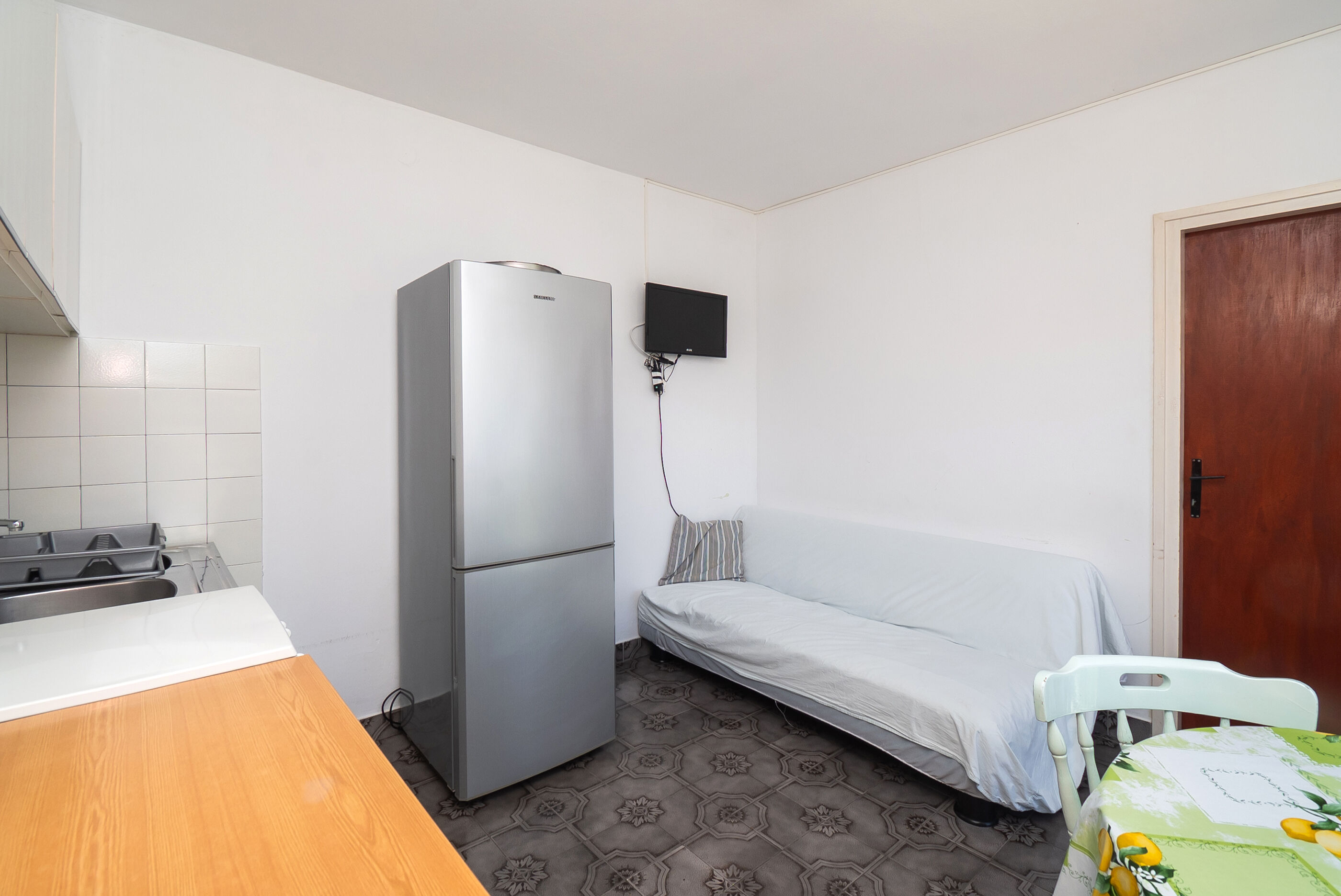 Apartments and Room Sanja 99261-A3