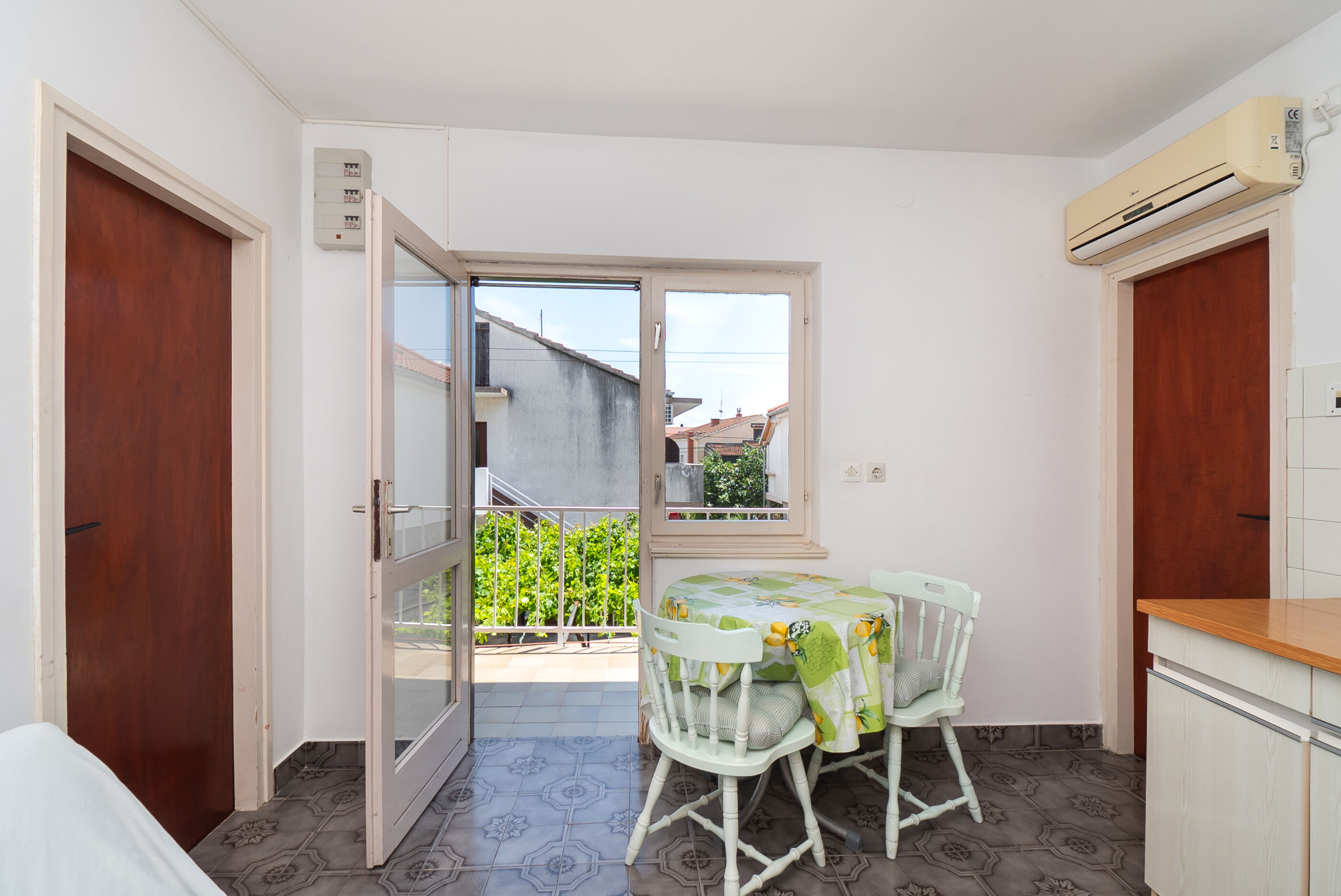 Apartments and Room Sanja 99261-A3