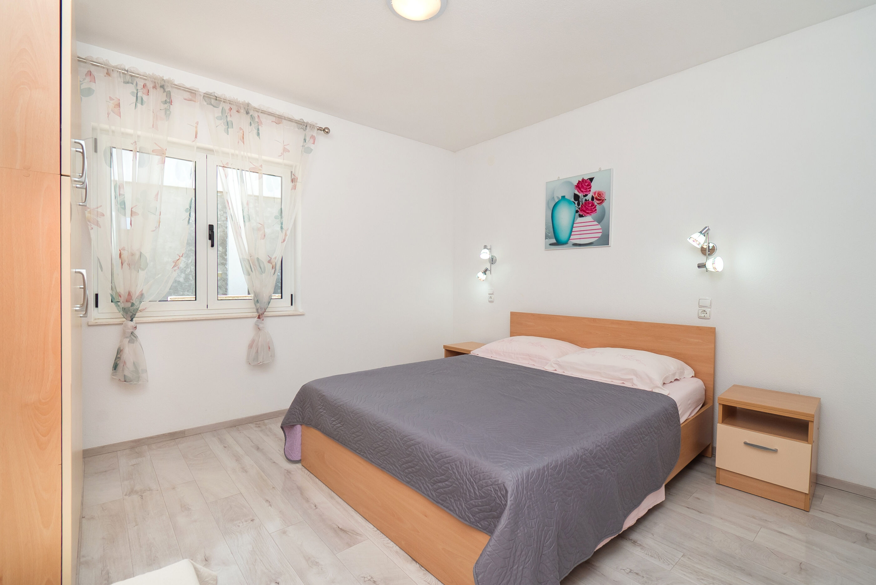 Apartments and Room Sanja 99261-A2