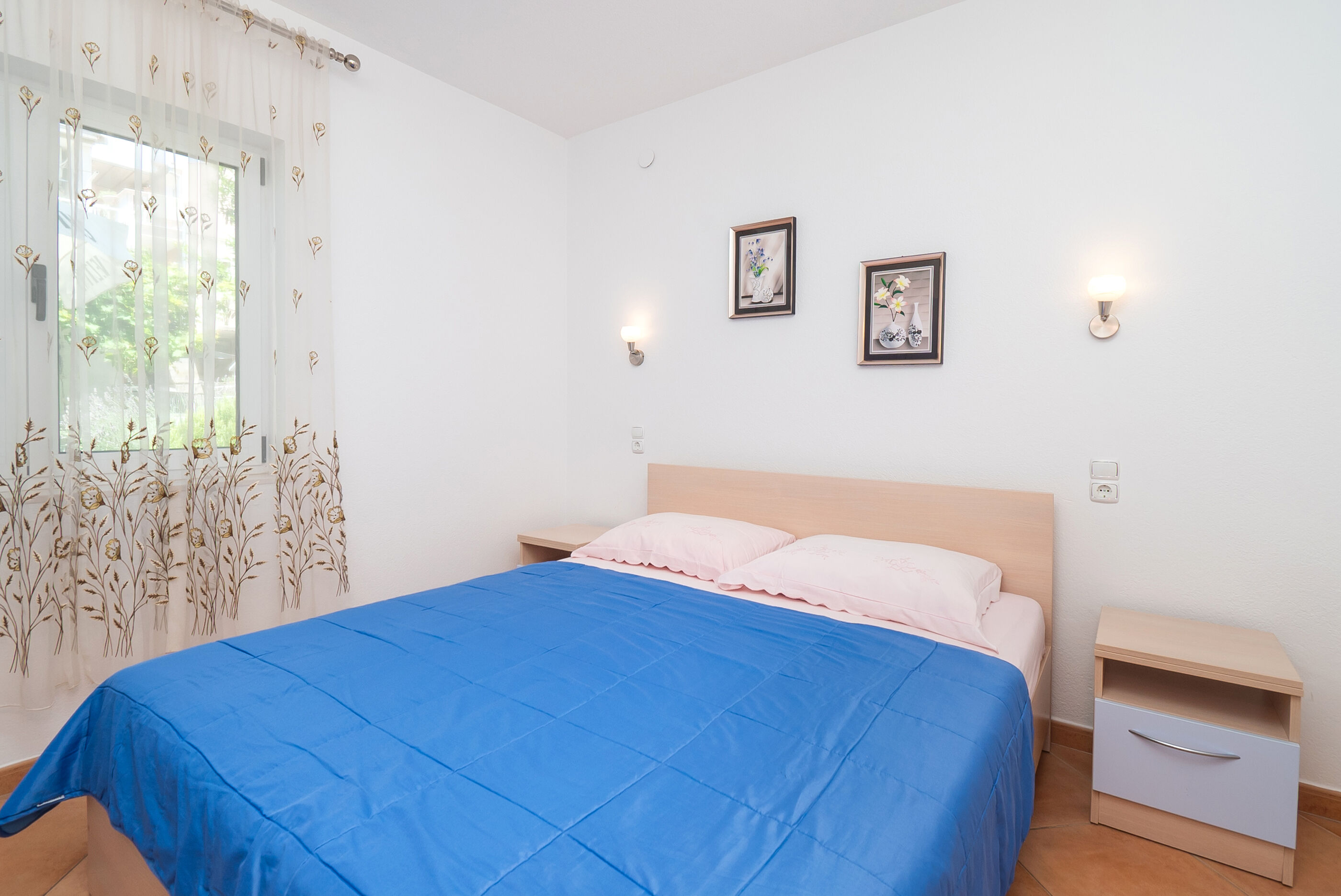 Apartments and Room Sanja 99261-A2
