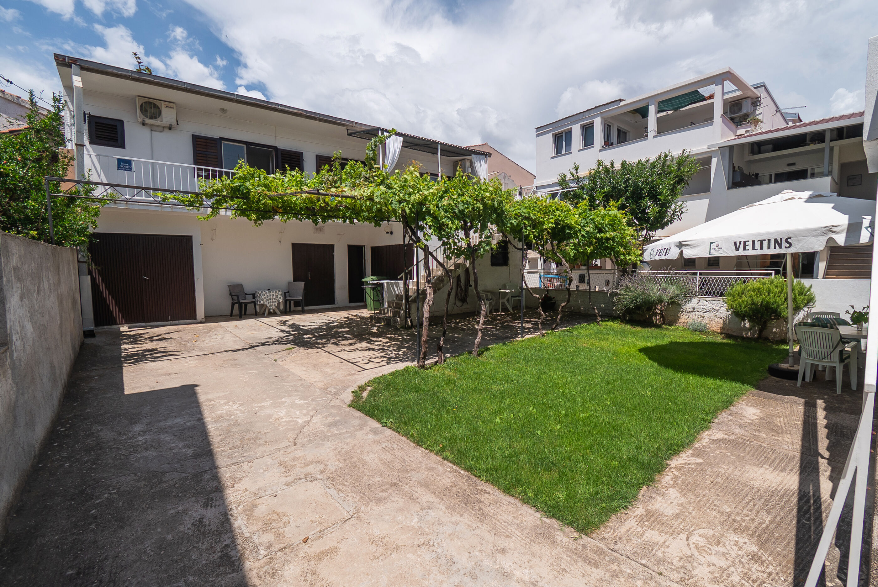 Apartments and Room Sanja 99261-S1