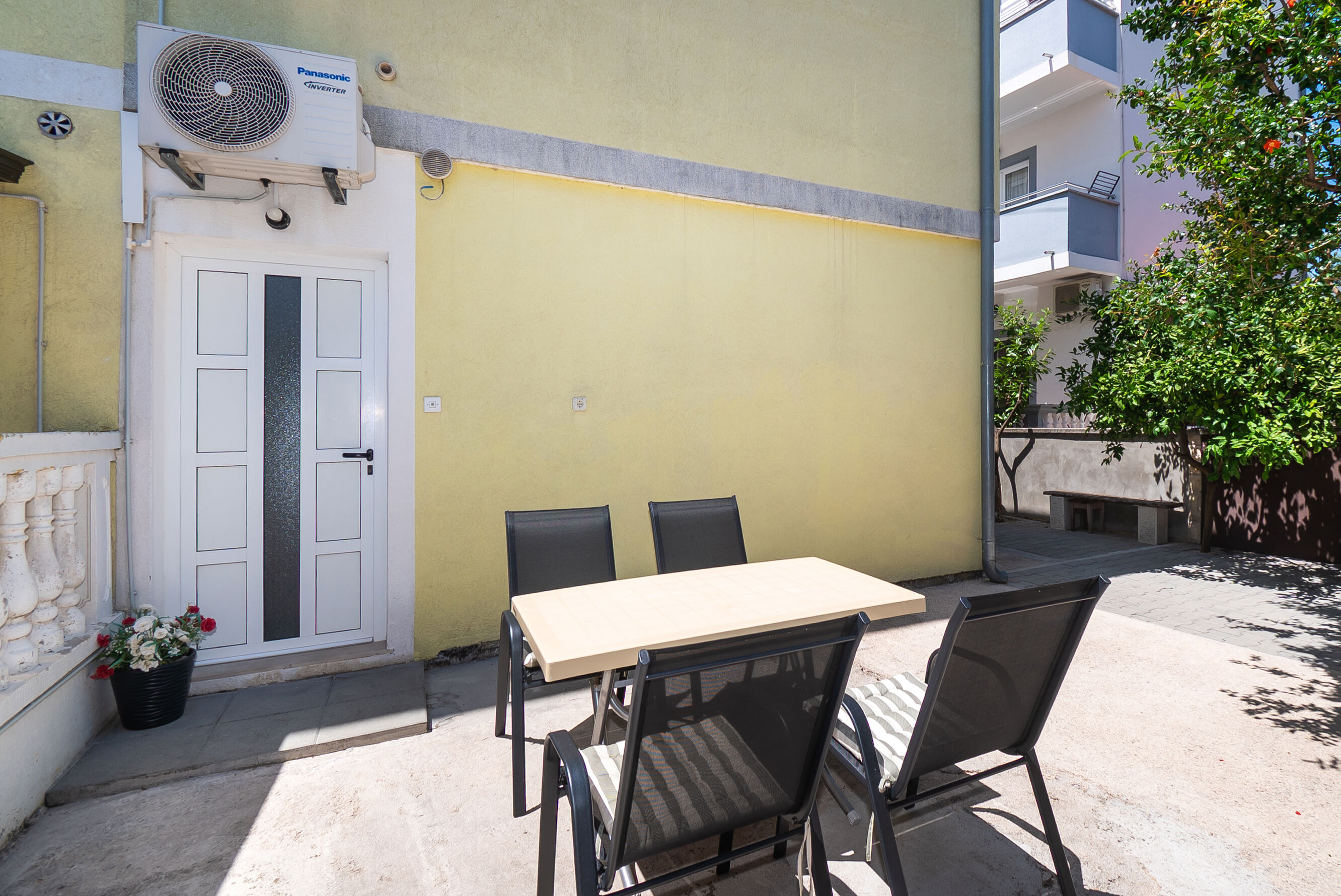 Apartments Lemon 99271-A2