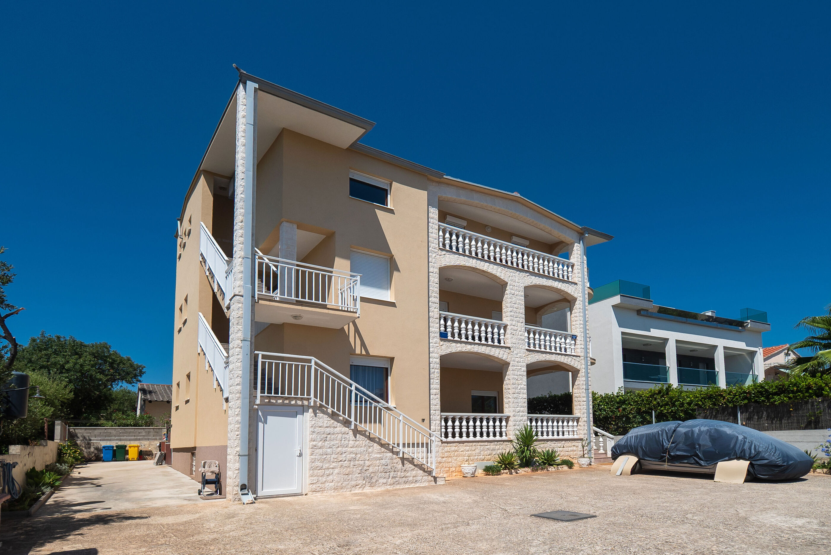 Apartments Ljubica 100111-A1
