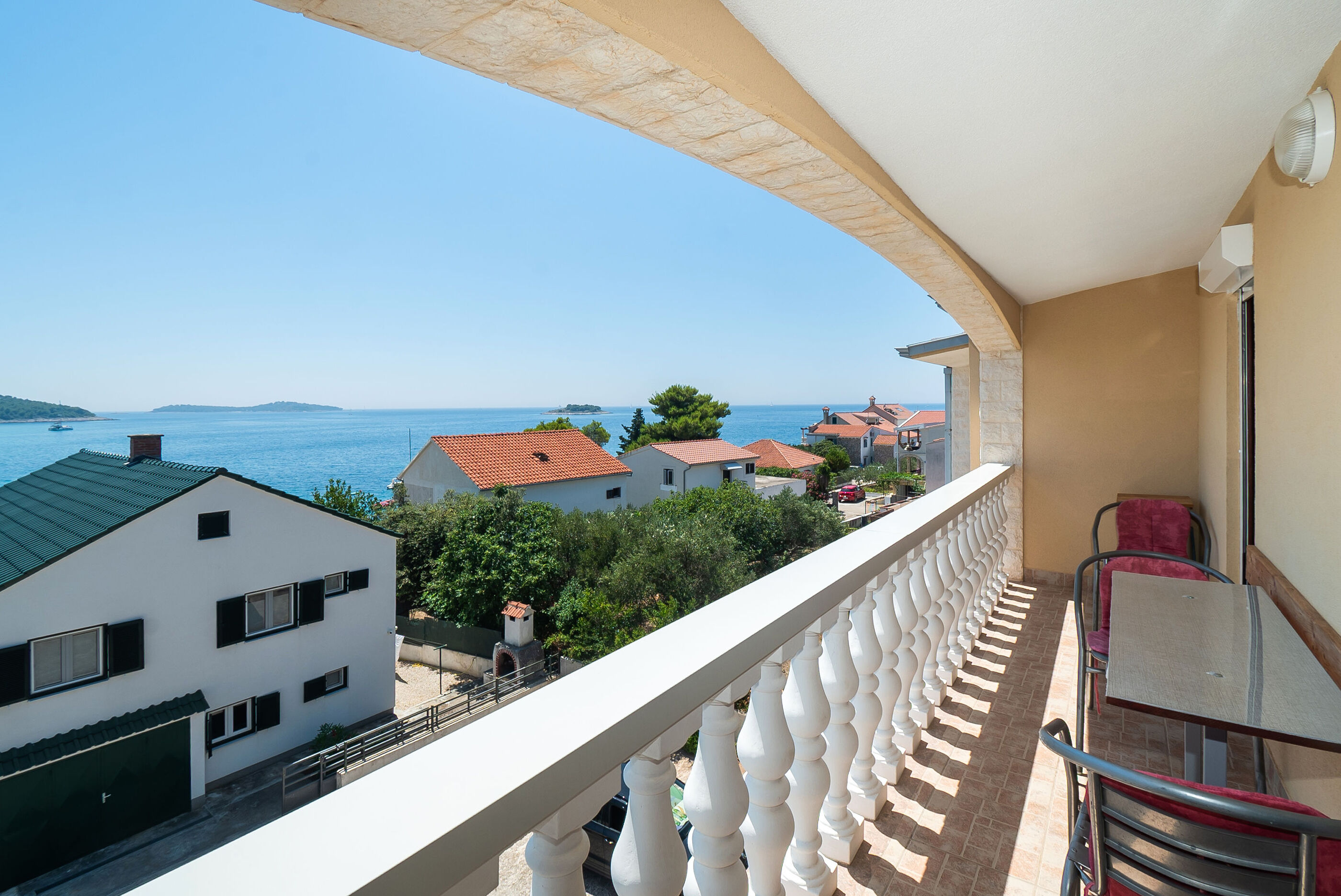 Apartments Ljubica 100111-A1