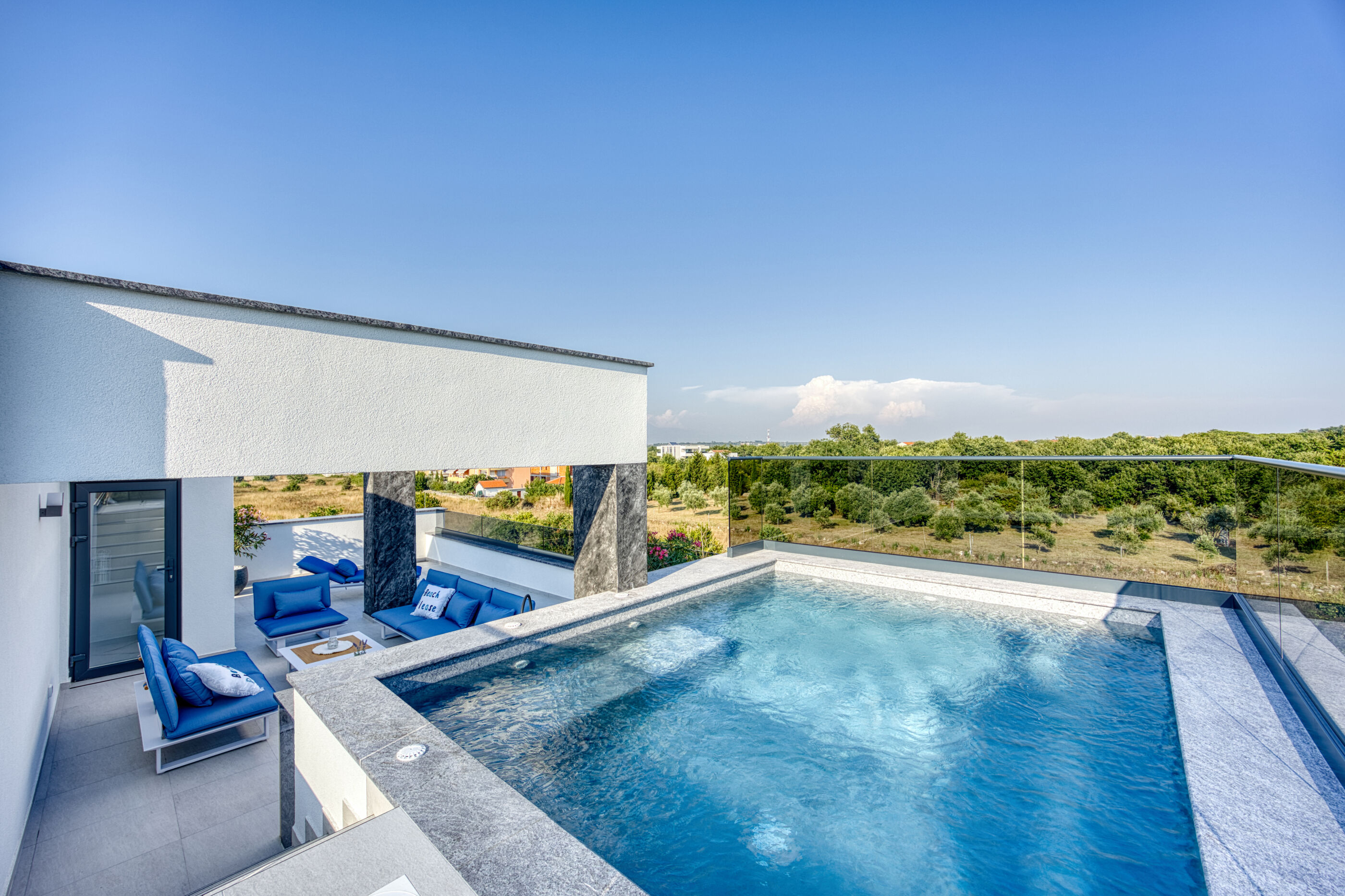 Villa Elena 64138-K1