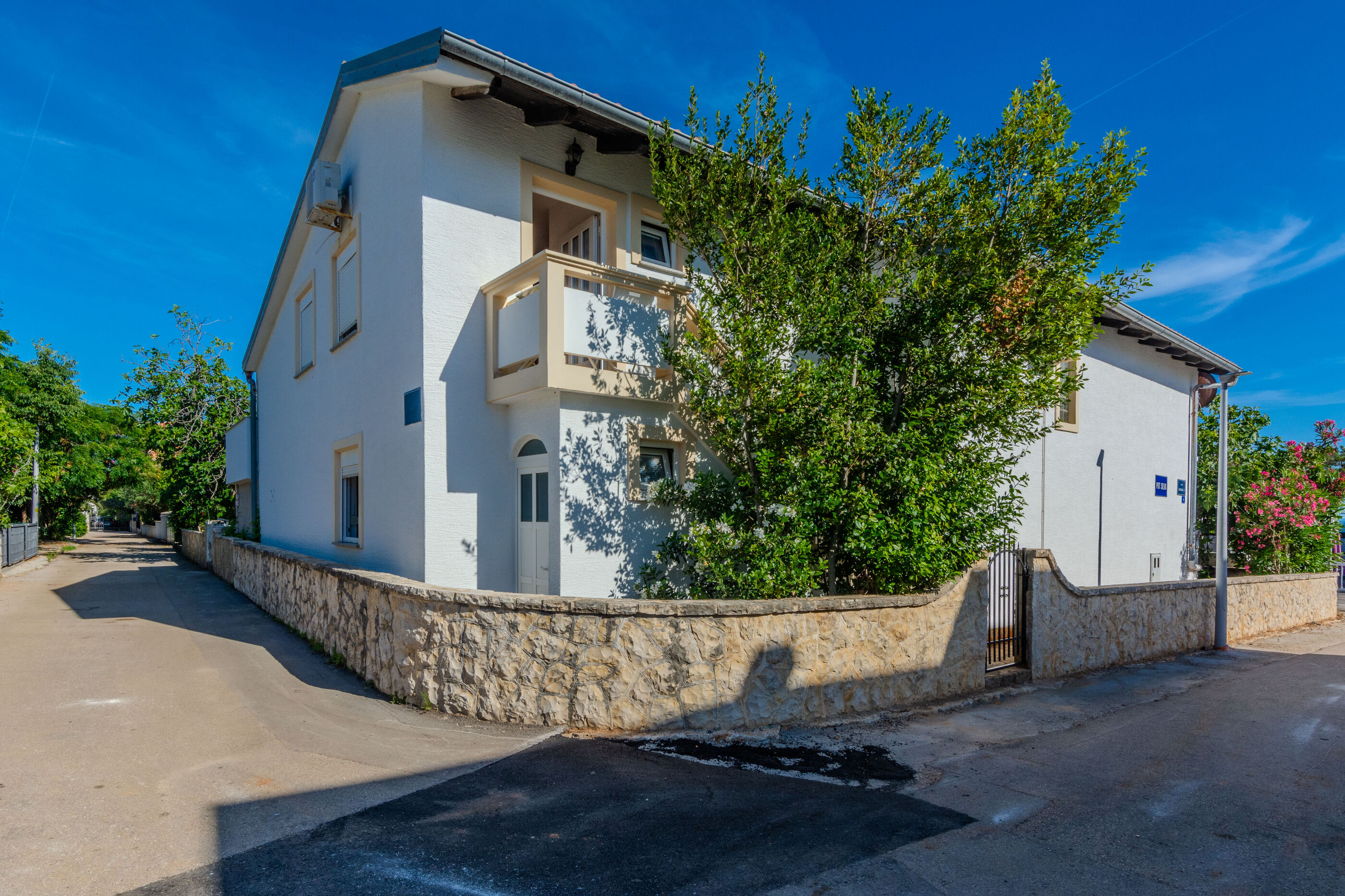 Apartment Jozanovic Accommodation in Vir