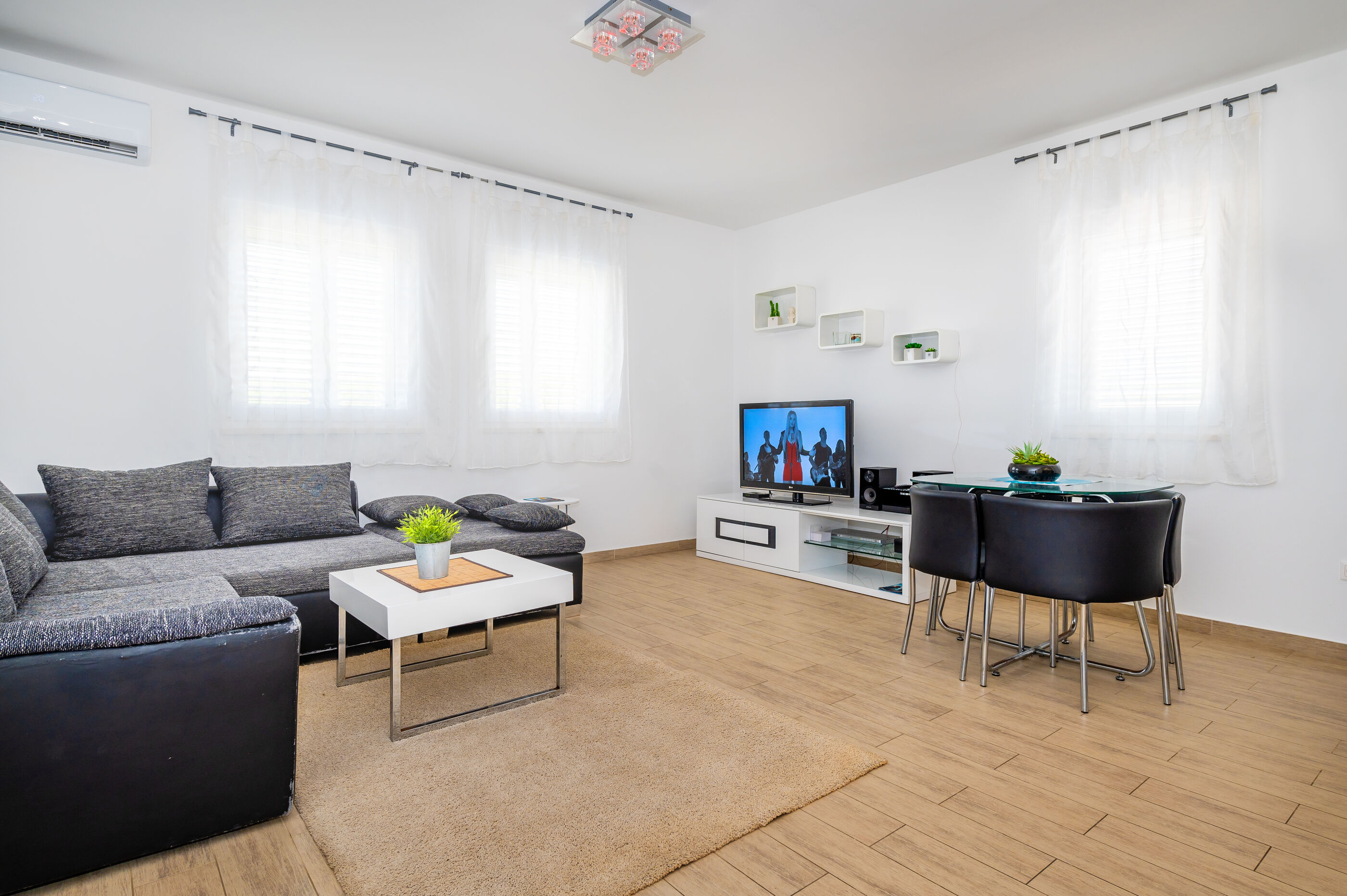 House Goran 57711-K1