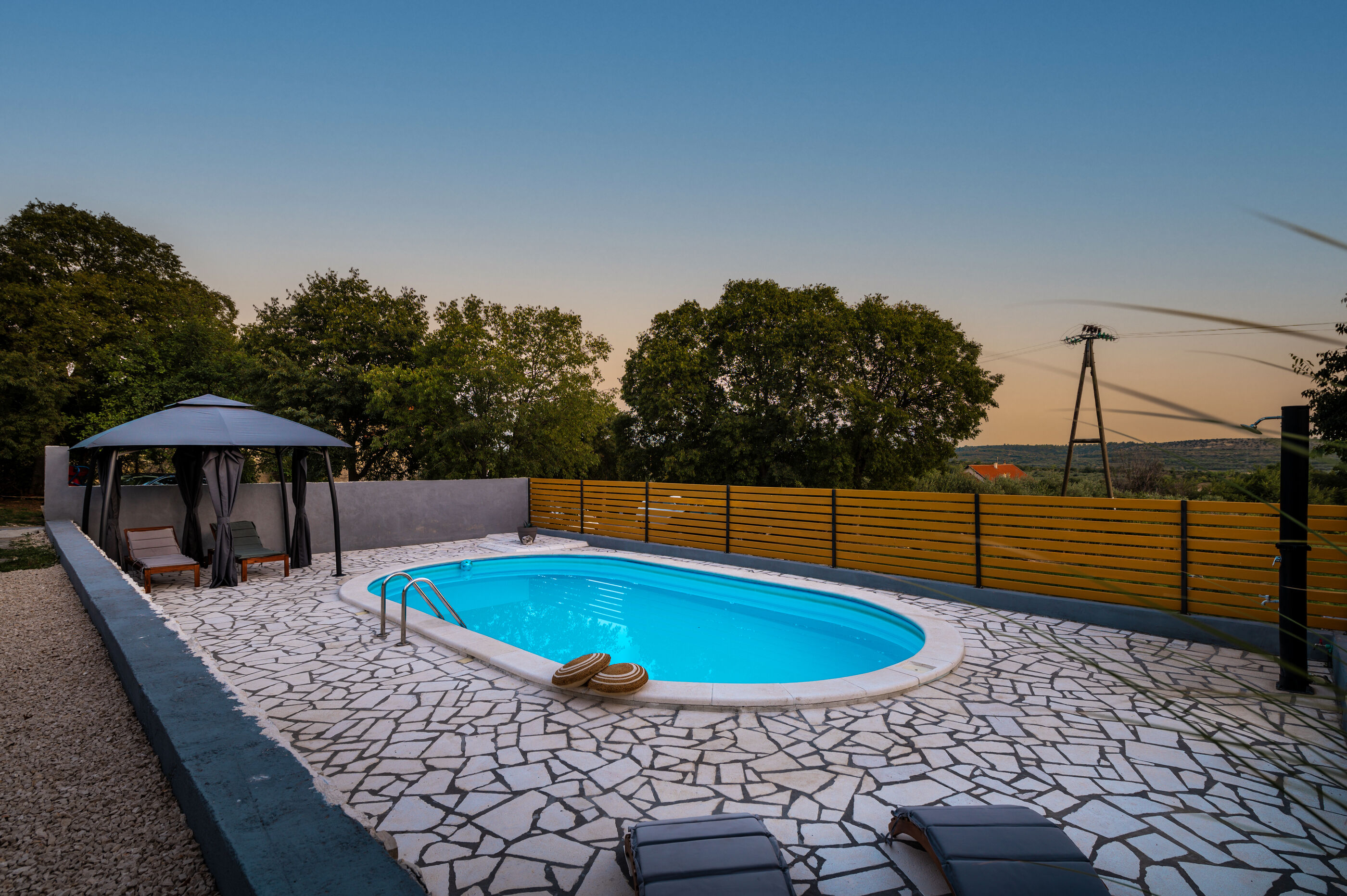 Villa Manda Adriatic with heated pool V8481-K1