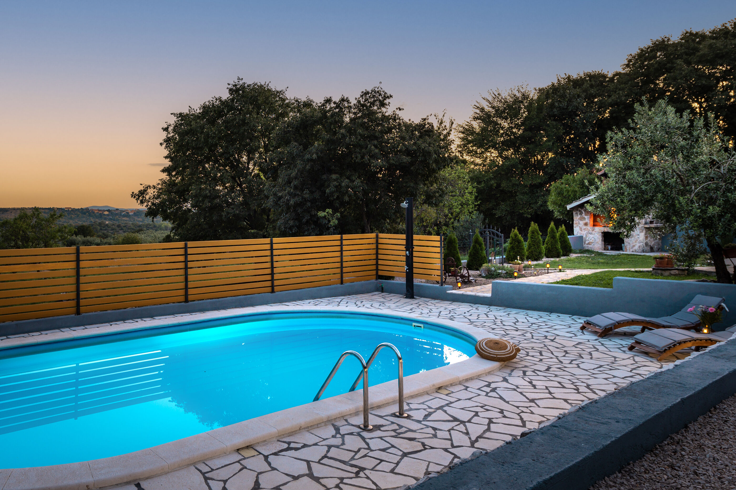 Villa Manda Adriatic with heated pool V8481-K1