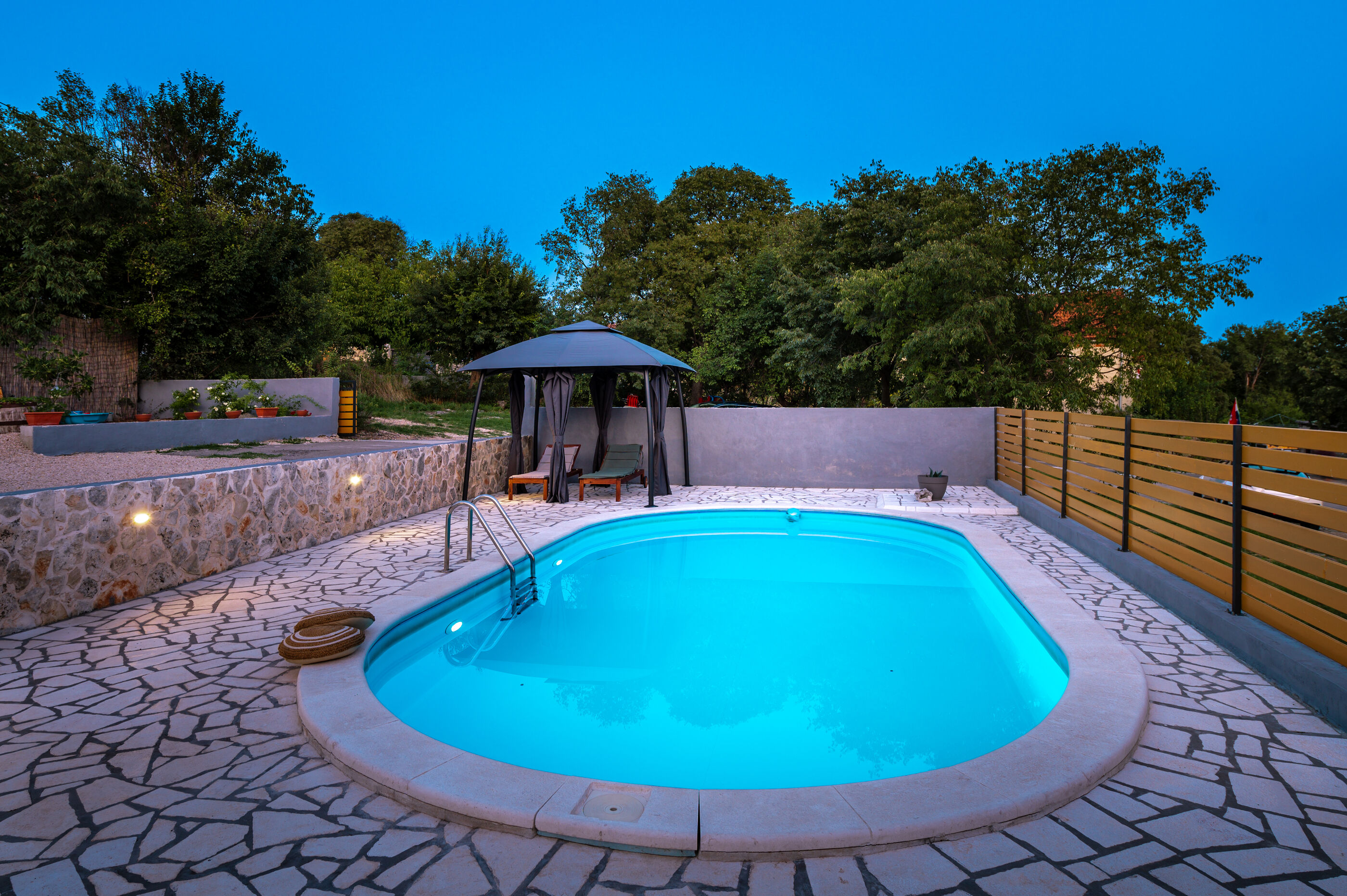 Villa Manda Adriatic with heated pool V8481-K1