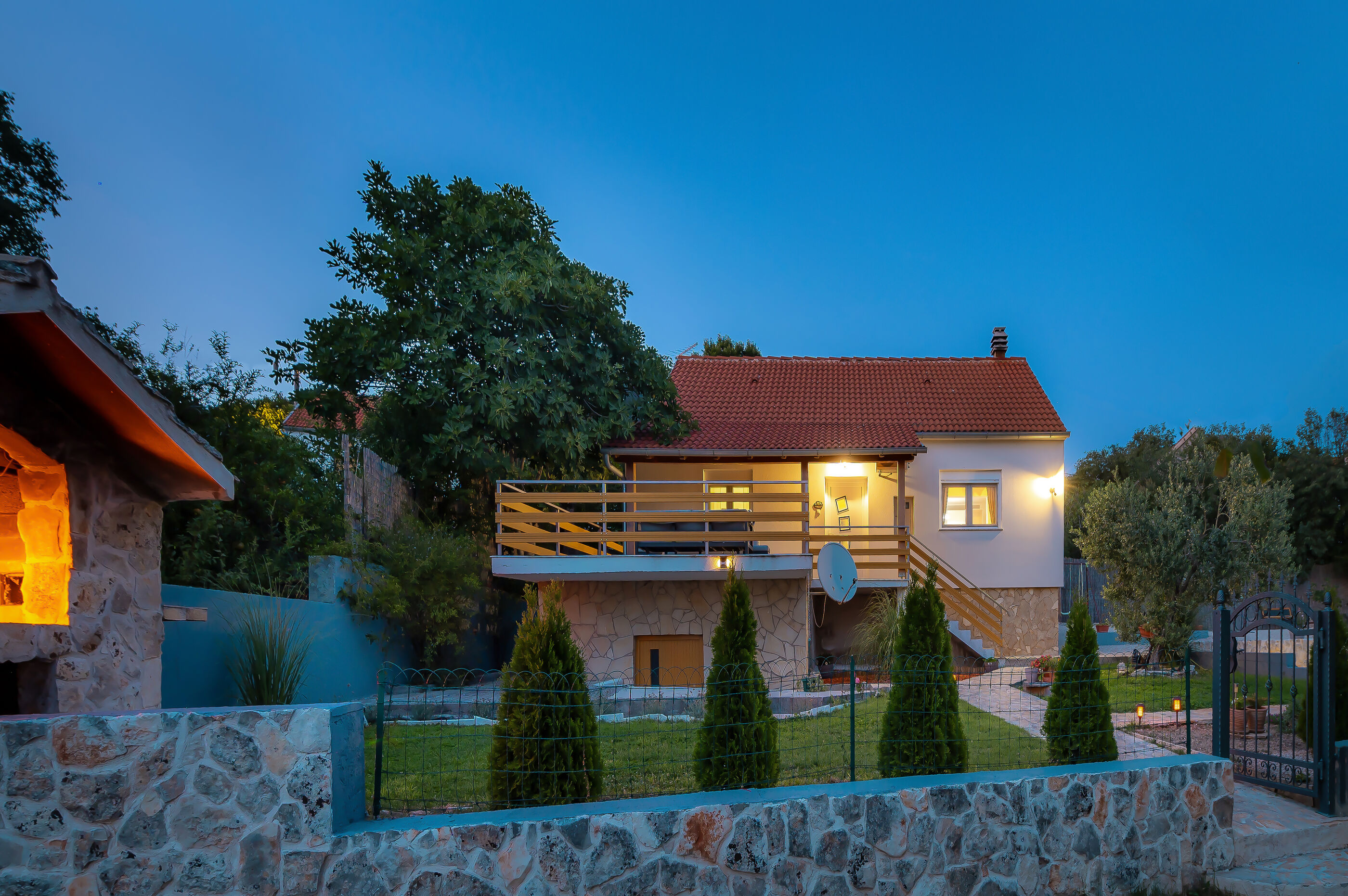 Villa Manda Adriatic with heated pool V8481-K1