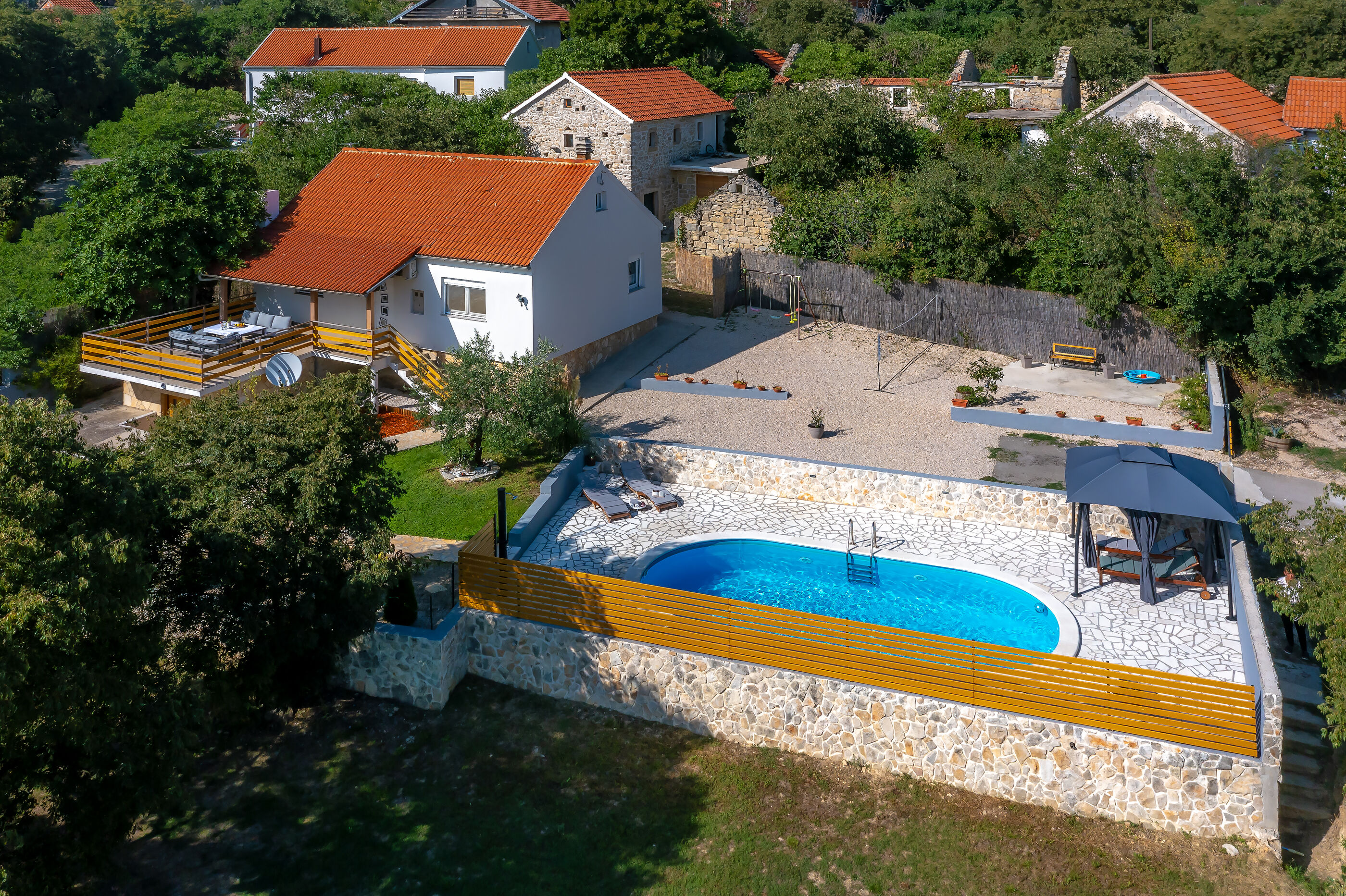 Villa Manda Adriatic with heated pool V8481-K1
