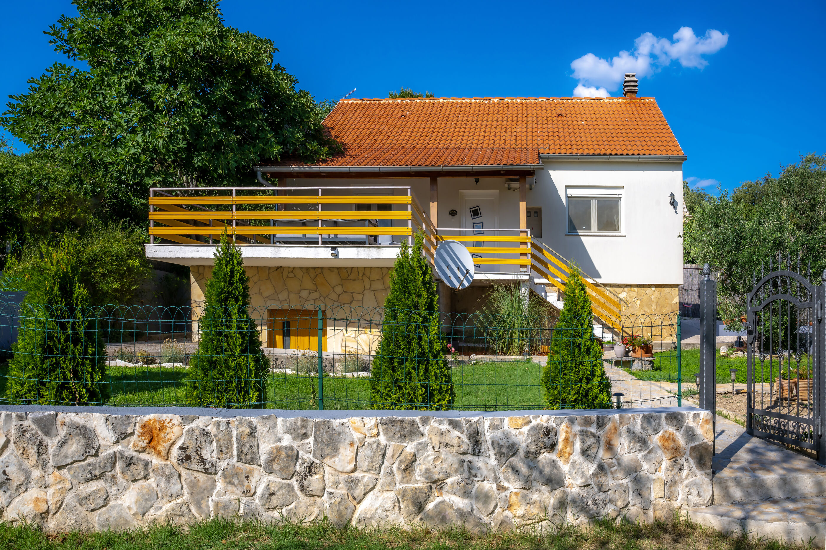 Villa Manda Adriatic with heated pool V8481-K1