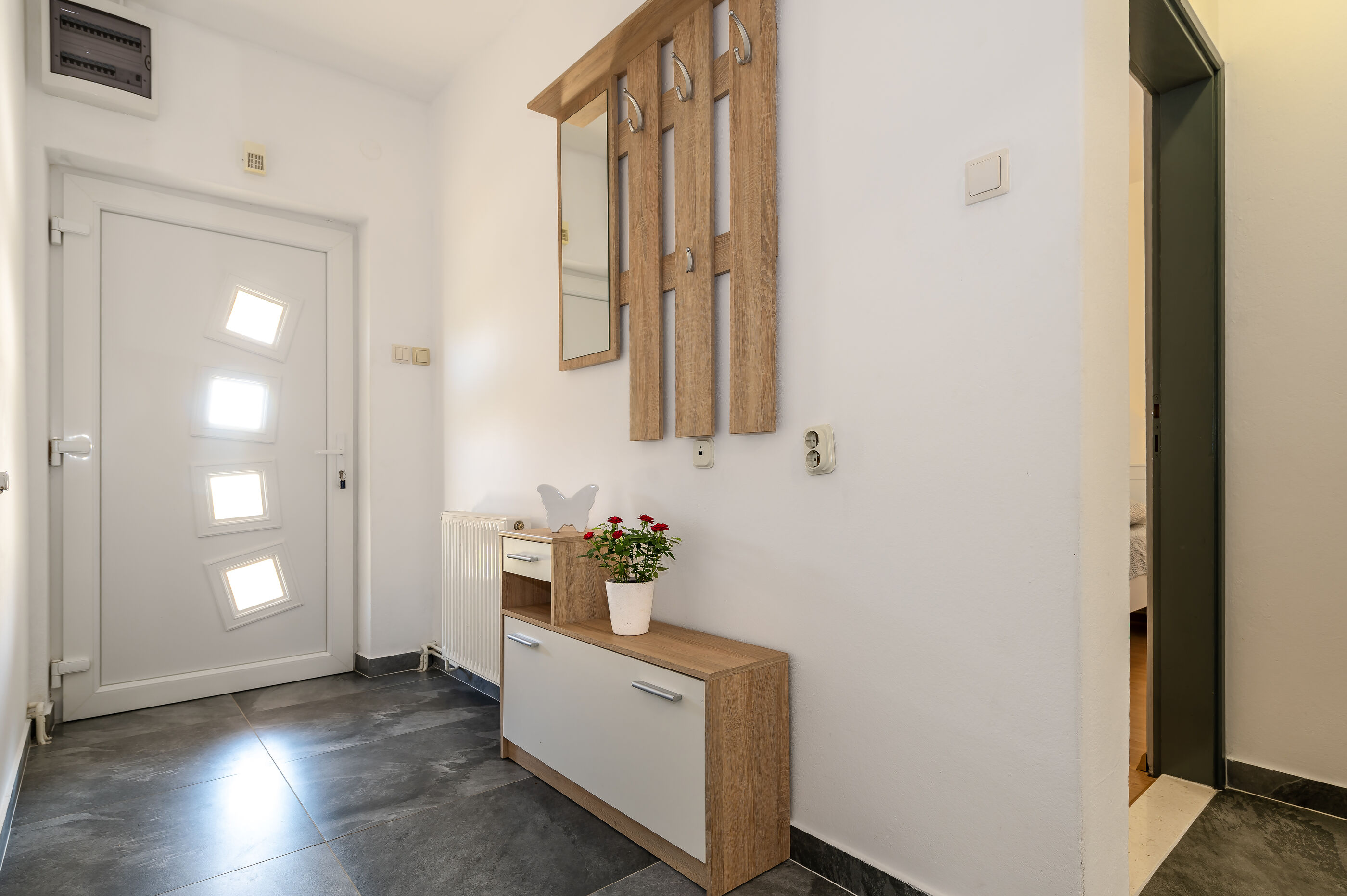 Villa Manda Adriatic with heated pool V8481-K1