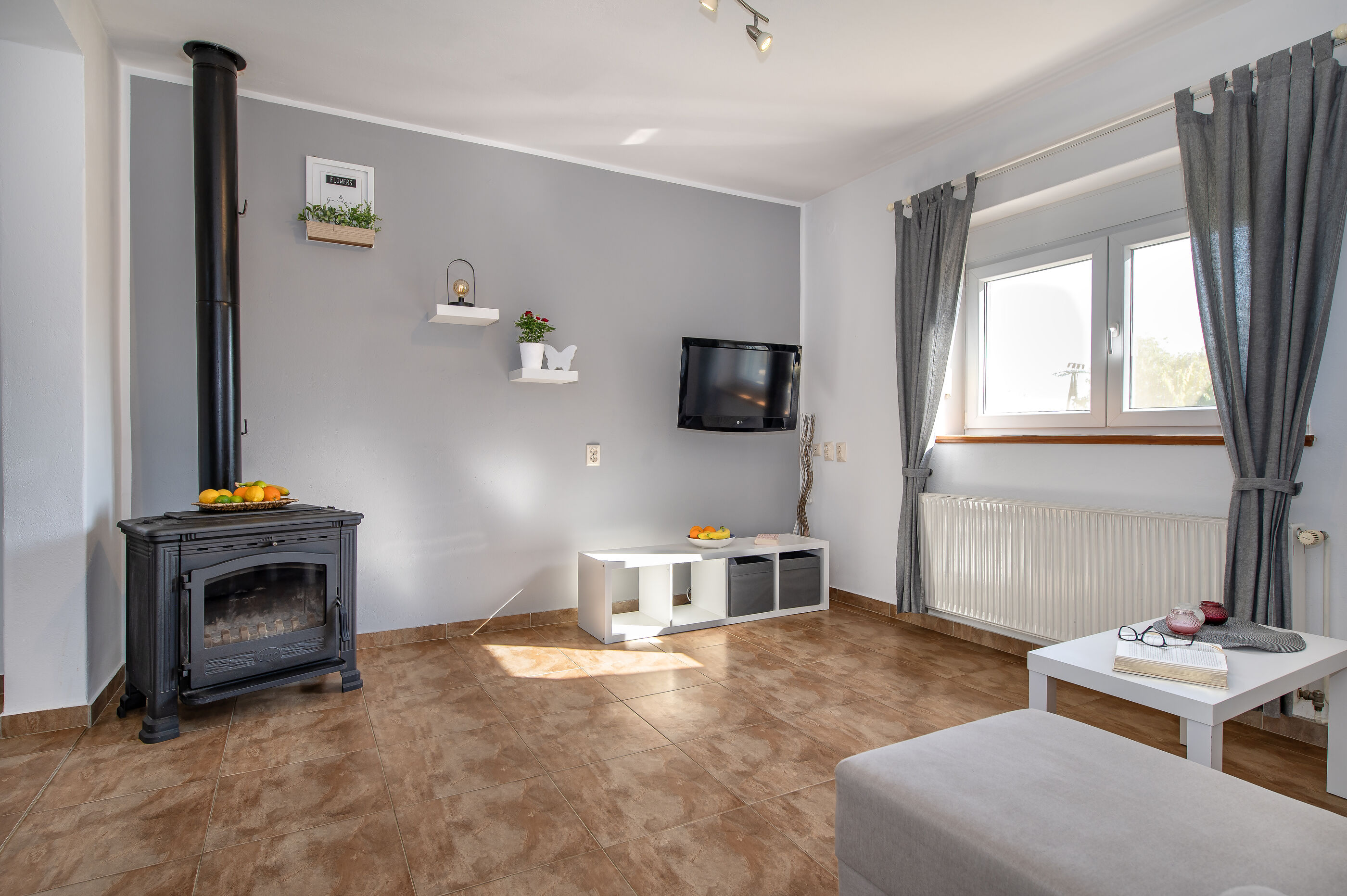 Villa Manda Adriatic with heated pool V8481-K1