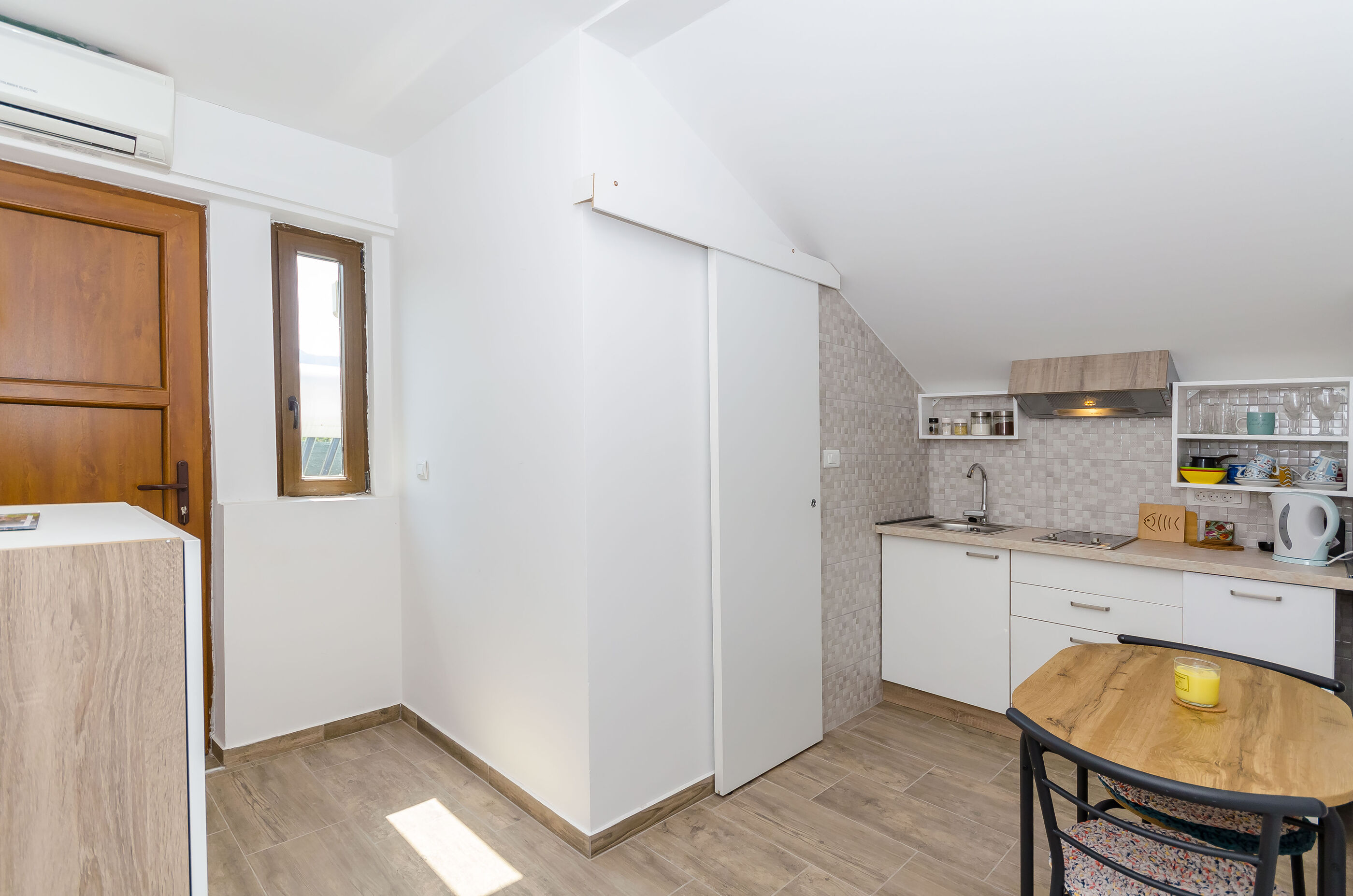 Apartments Peace 114631-A2