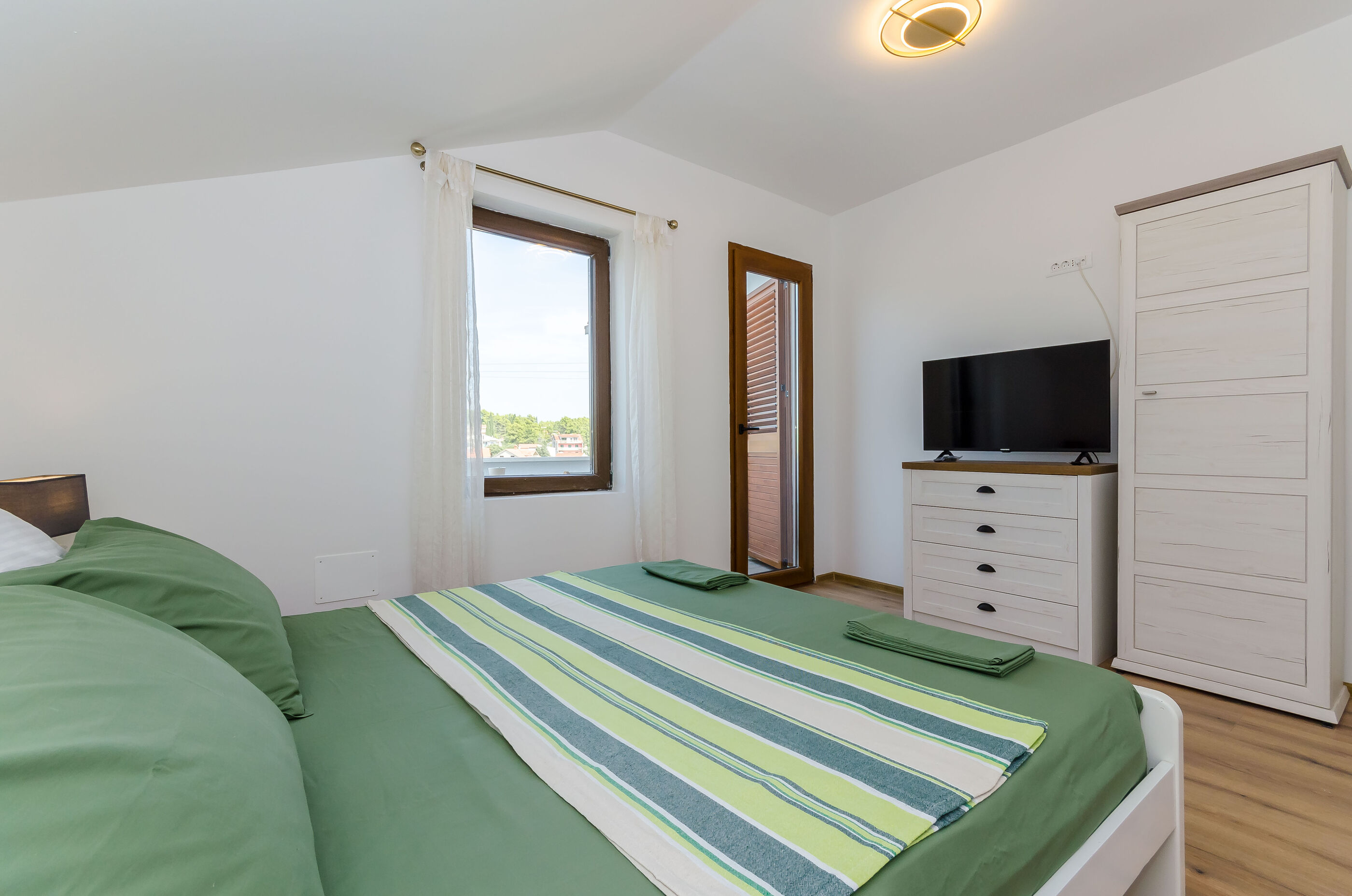 Apartments Peace 114631-A2
