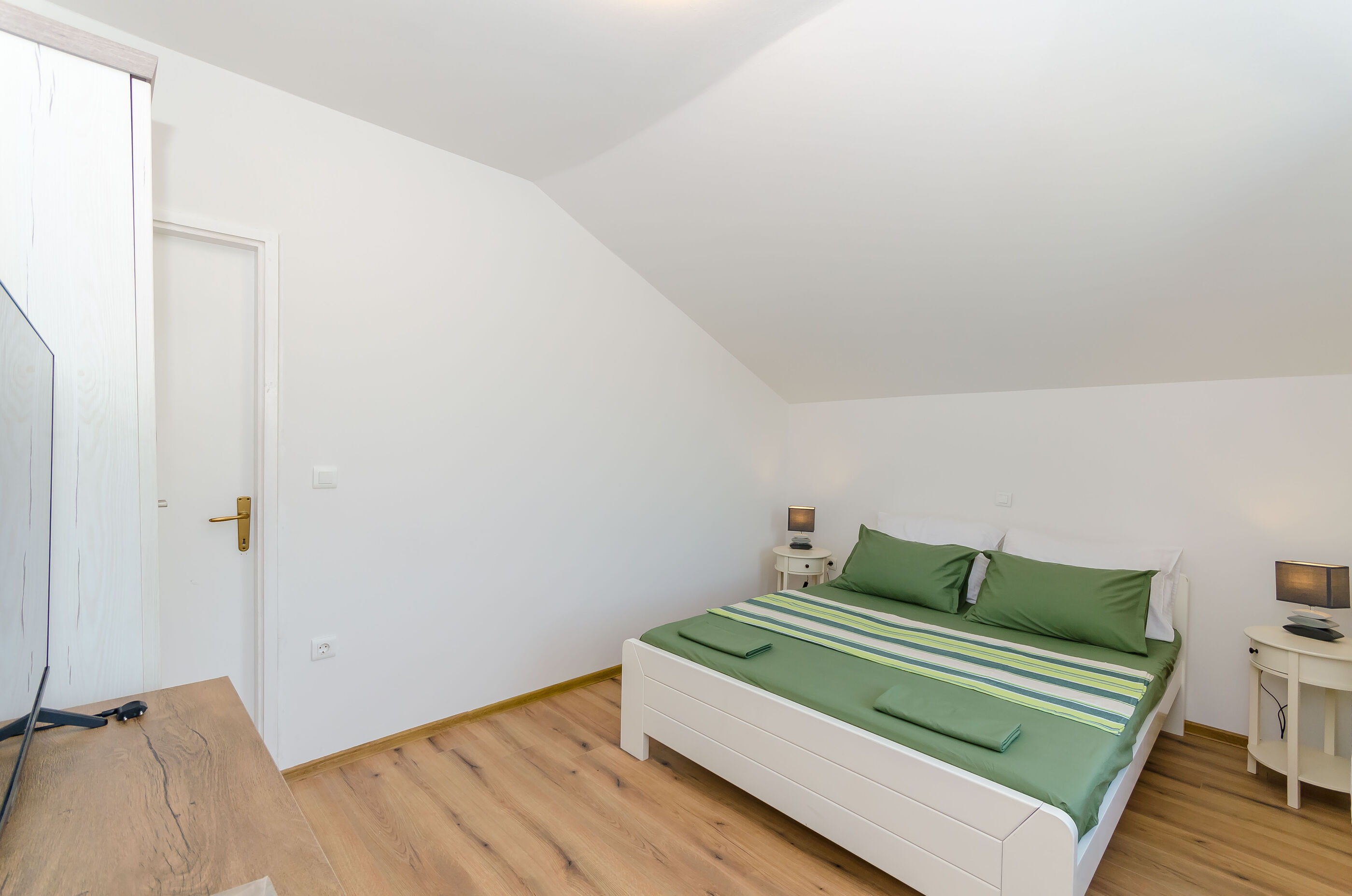 Apartments Peace 114631-A2