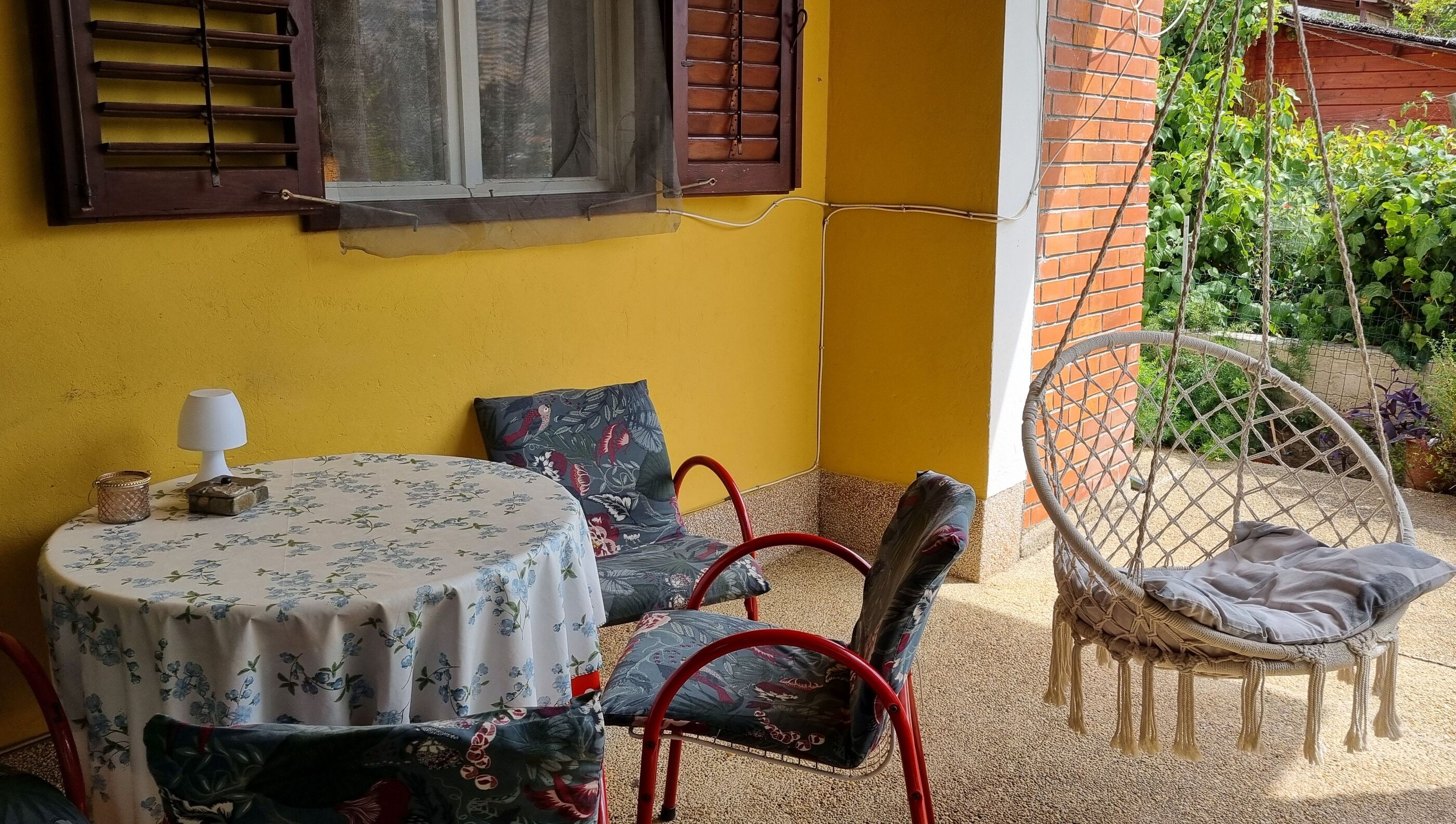 Apartments Mala kuća kraj mora 96141-A1