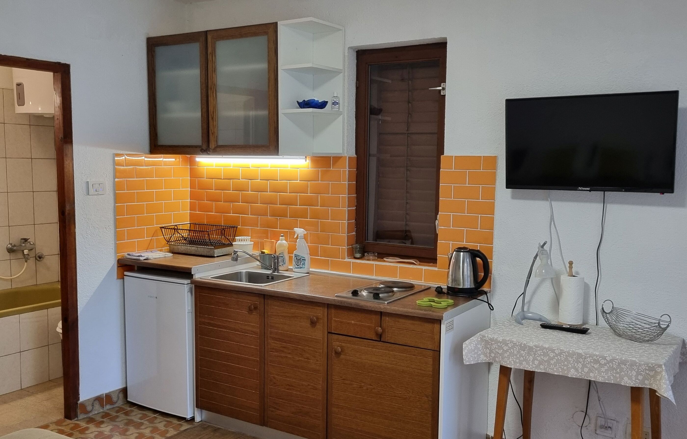 Apartments Mala kuća kraj mora 96141-A2