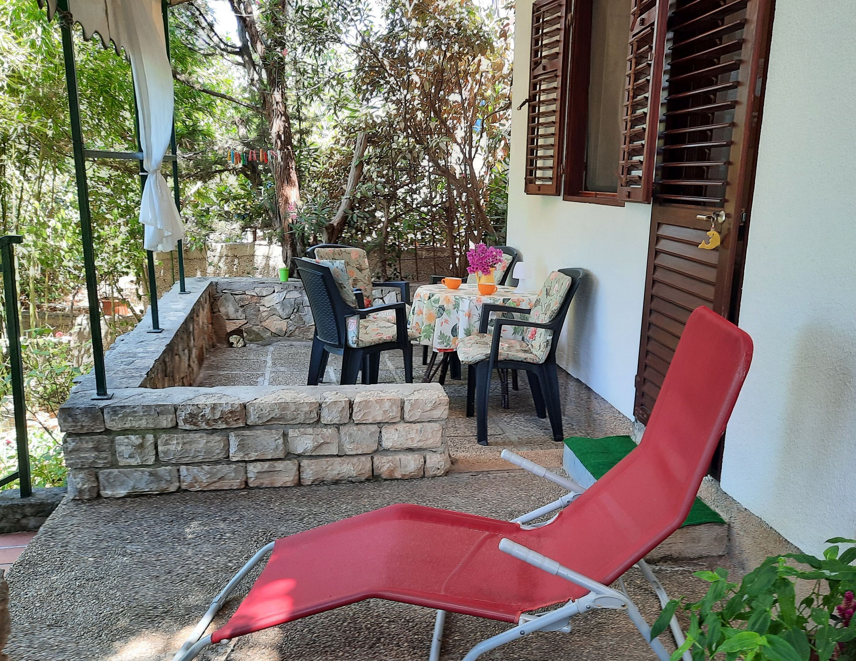 Apartments Mala kuća kraj mora 96141-A2