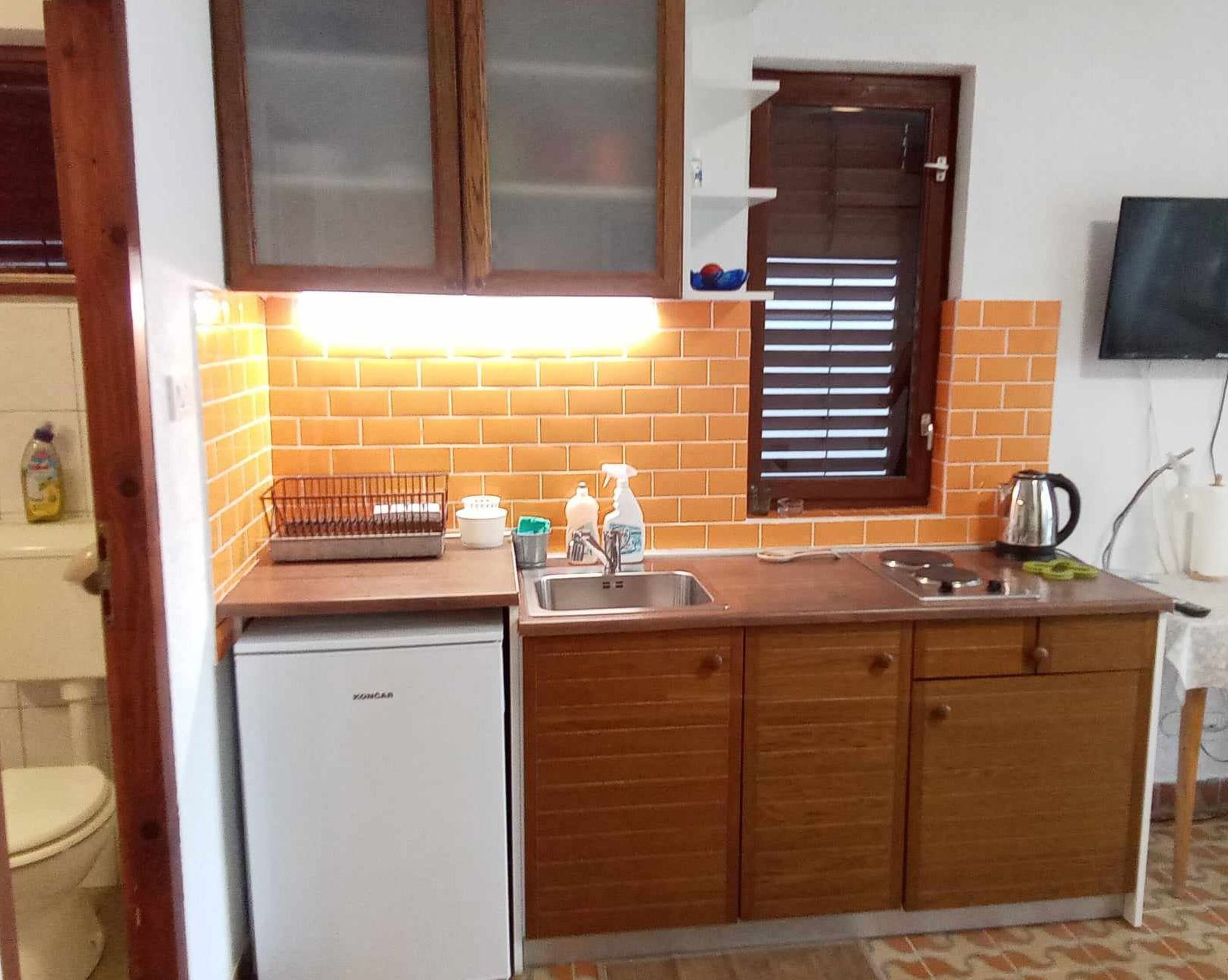 Apartments Mala kuća kraj mora 96141-A2