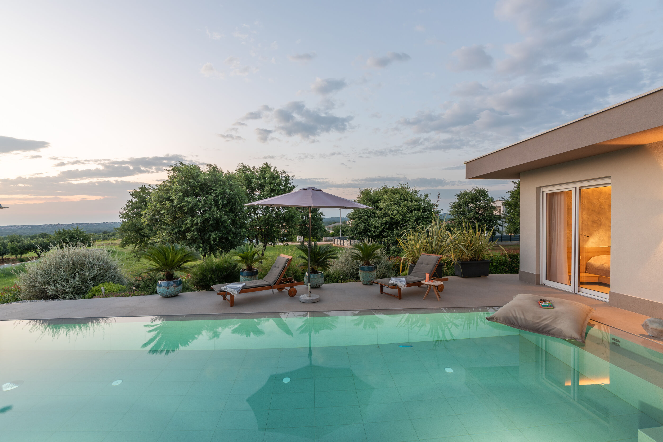 Villa Serena s prekrasnim vrtom 87525-K1