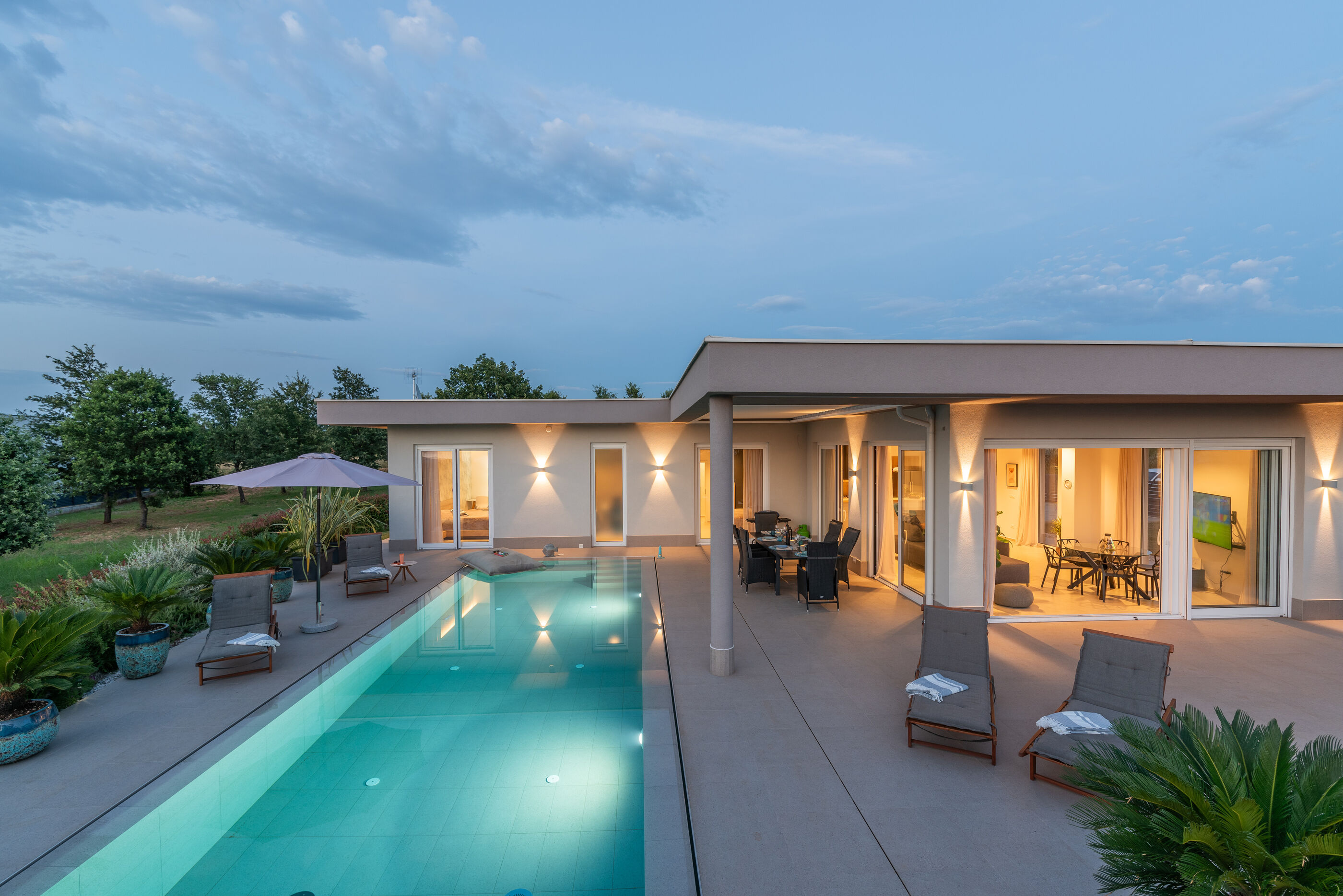 Villa Serena s prekrasnim vrtom 87525-K1