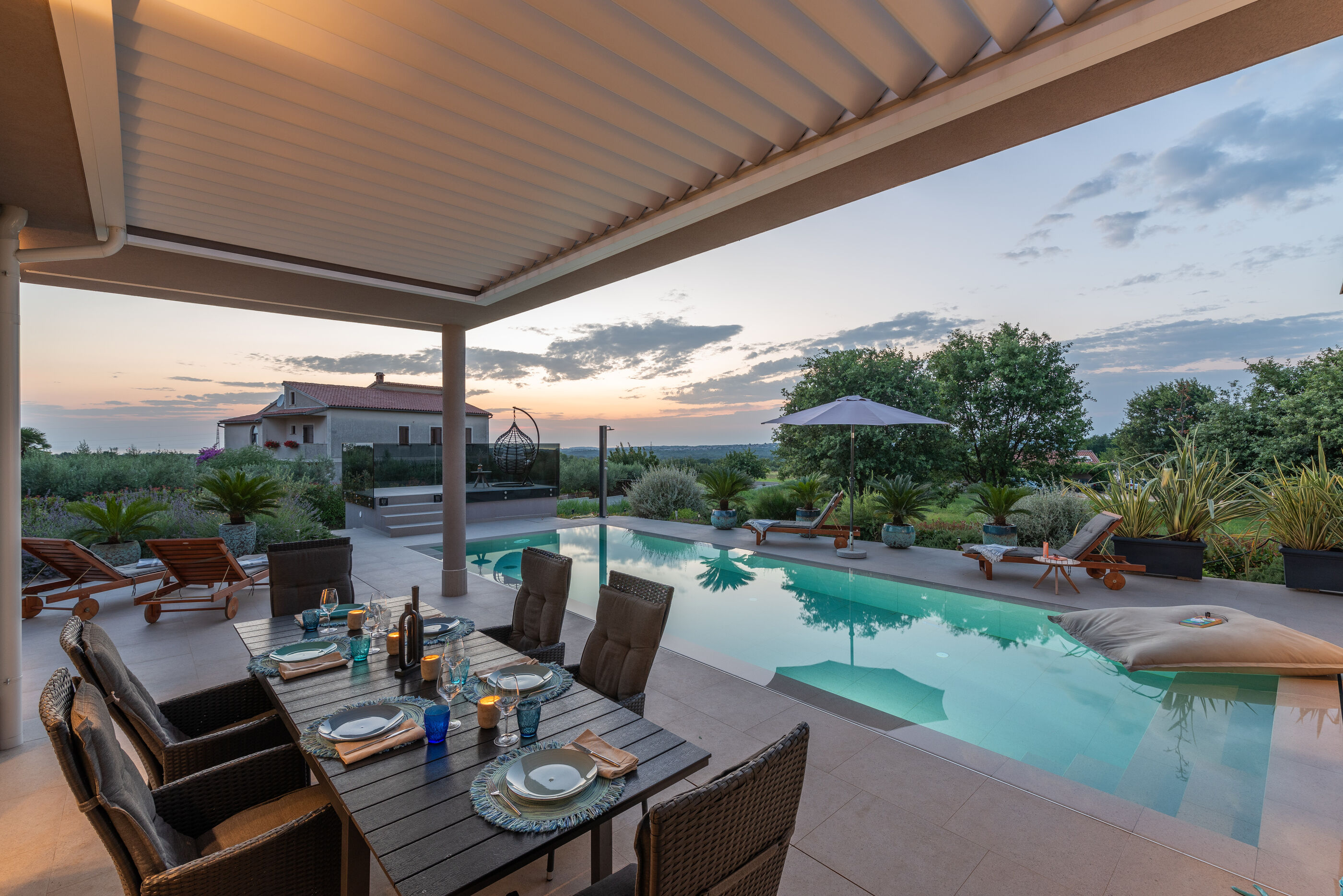 Villa Serena s prekrasnim vrtom 87525-K1