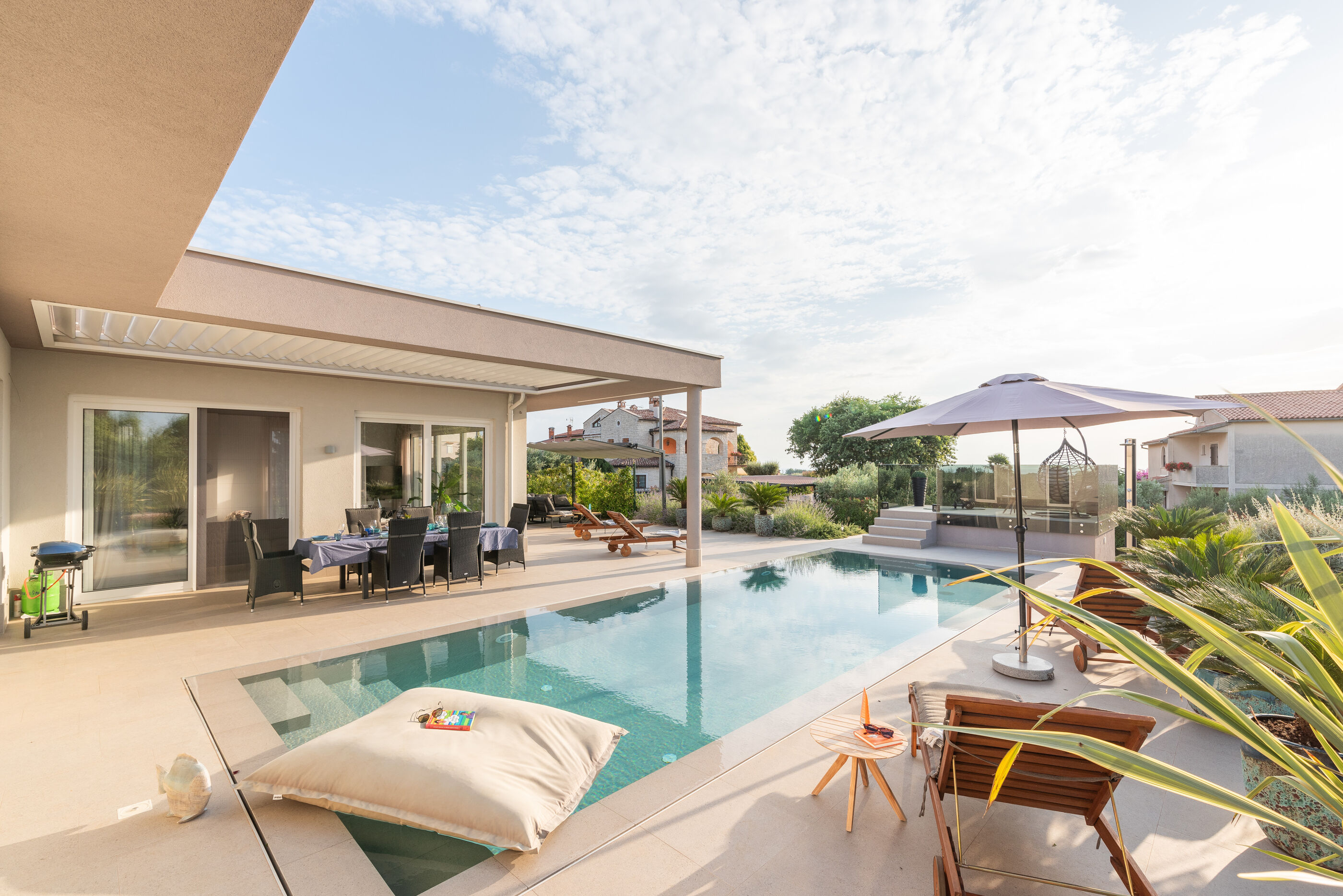 Villa Serena s prekrasnim vrtom 87525-K1