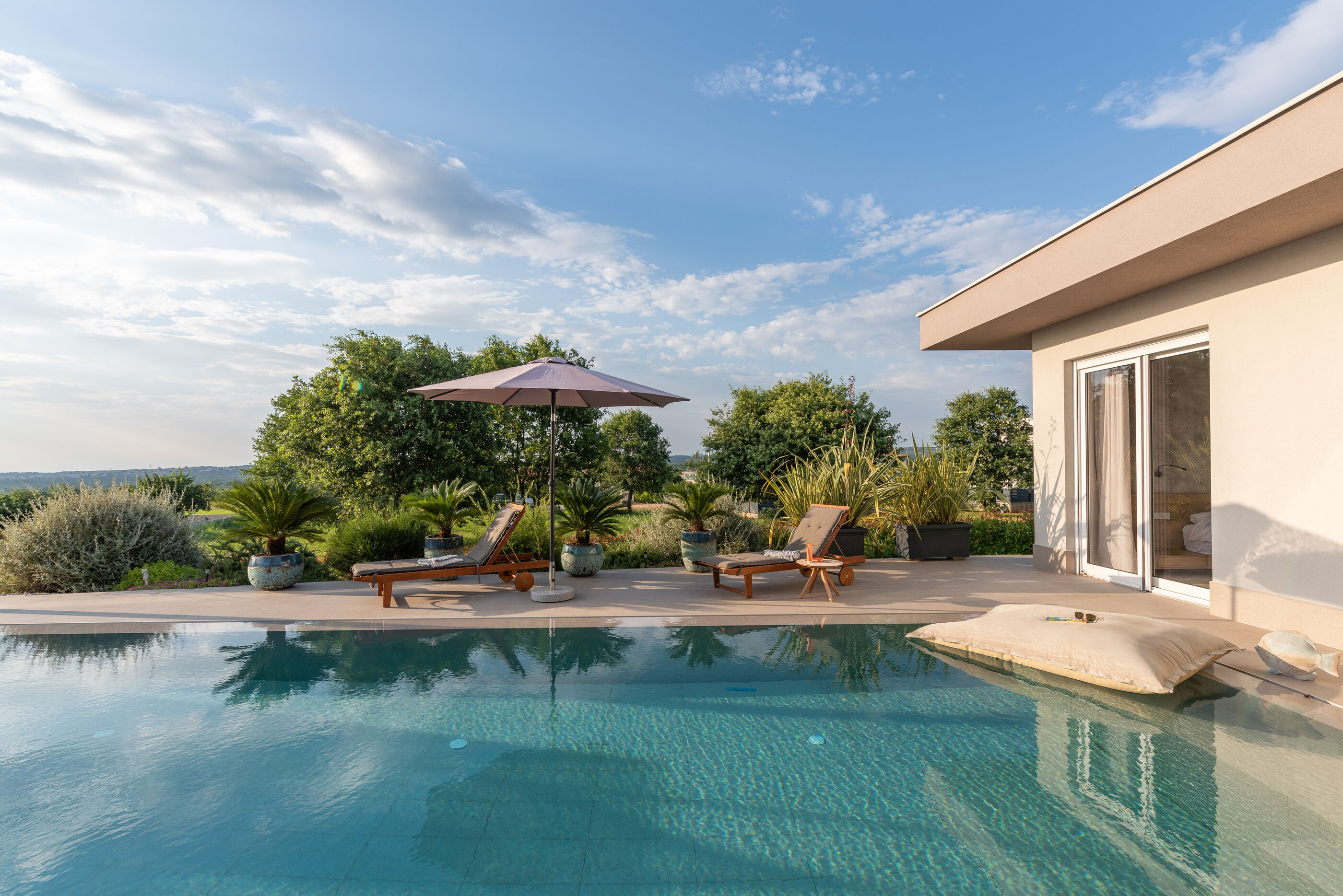 Villa Serena s prekrasnim vrtom 87525-K1