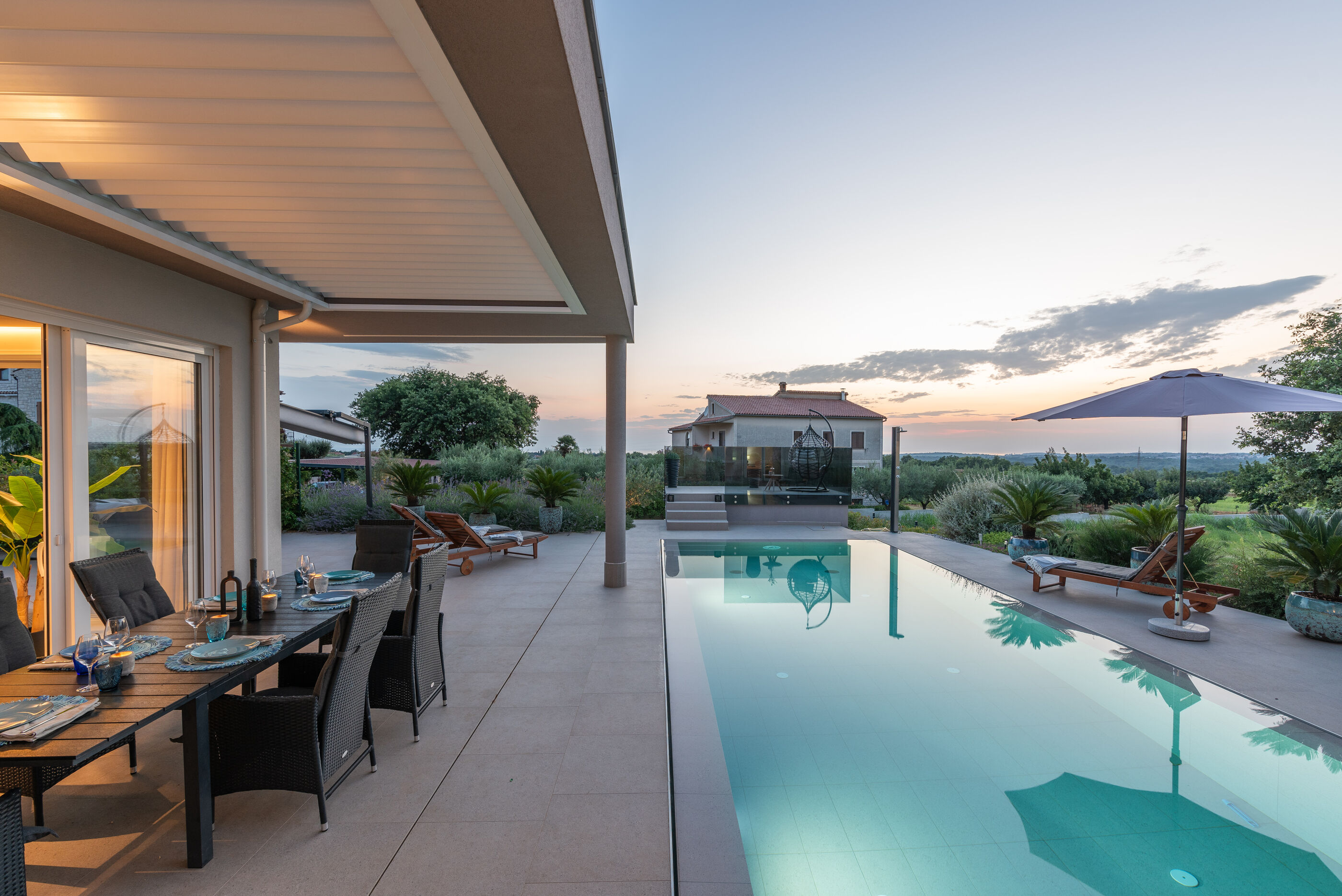 Villa Serena s prekrasnim vrtom 87525-K1