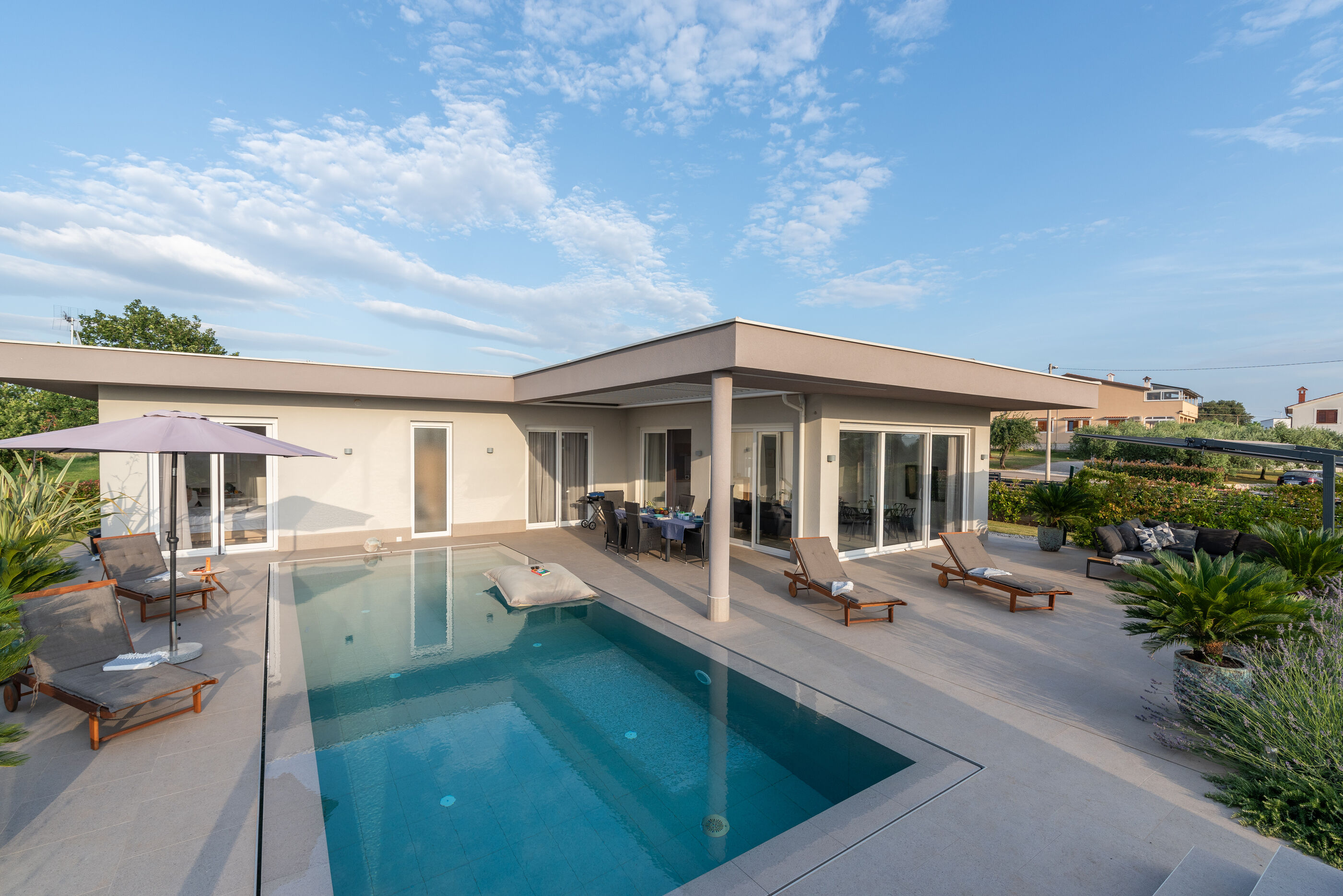 Villa Serena s prekrasnim vrtom 87525-K1