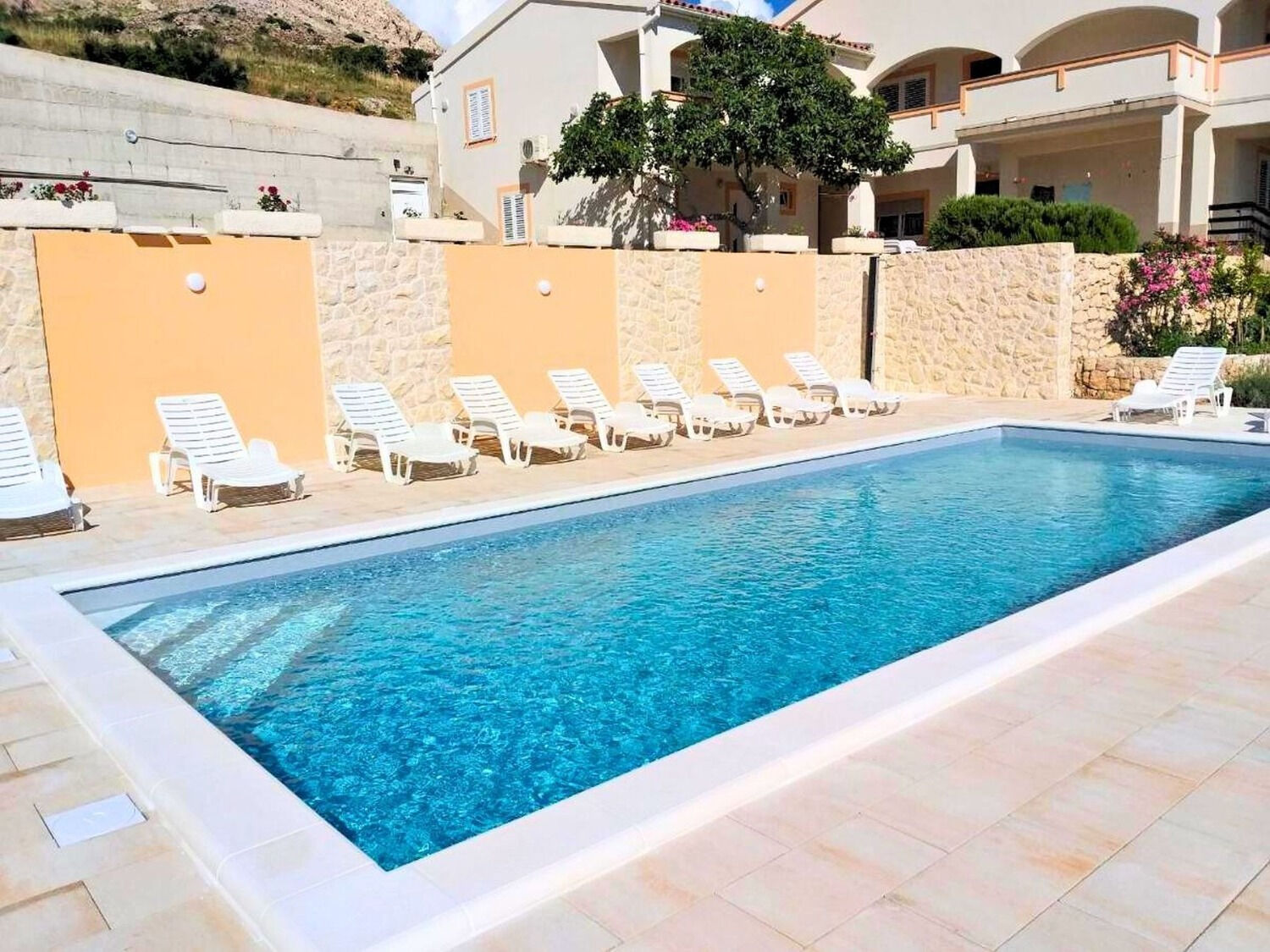Apartments PoolHouse 10472-A2