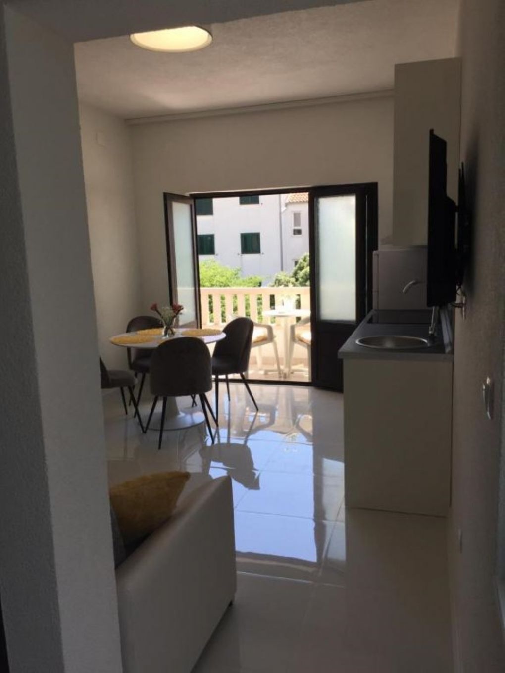 Apartments and Room Tattoo 111881-A4