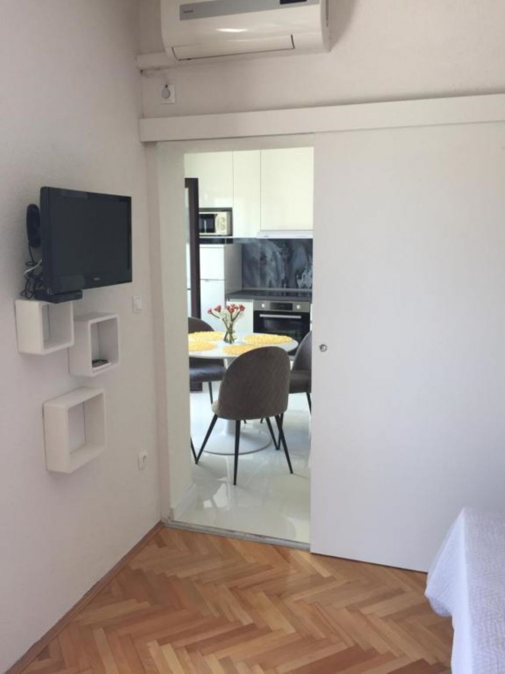 Apartments and Room Tattoo 111881-A4