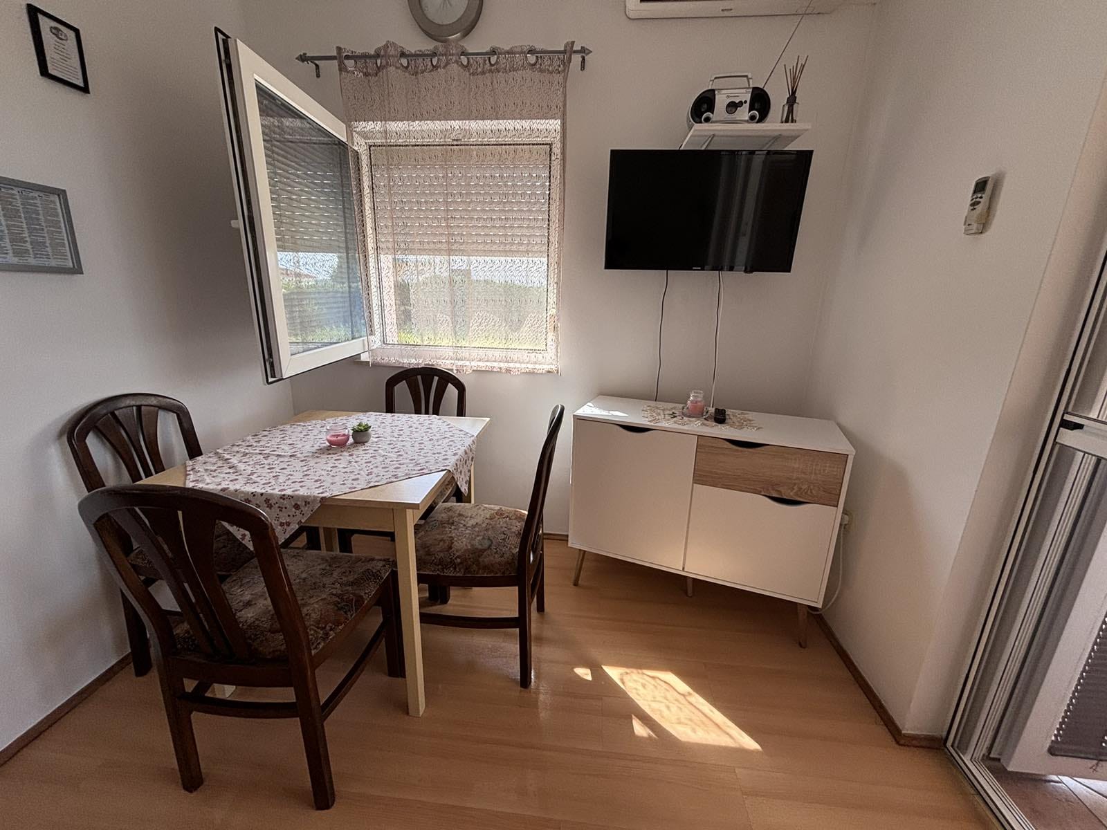 Apartments Strahija 50141-A1
