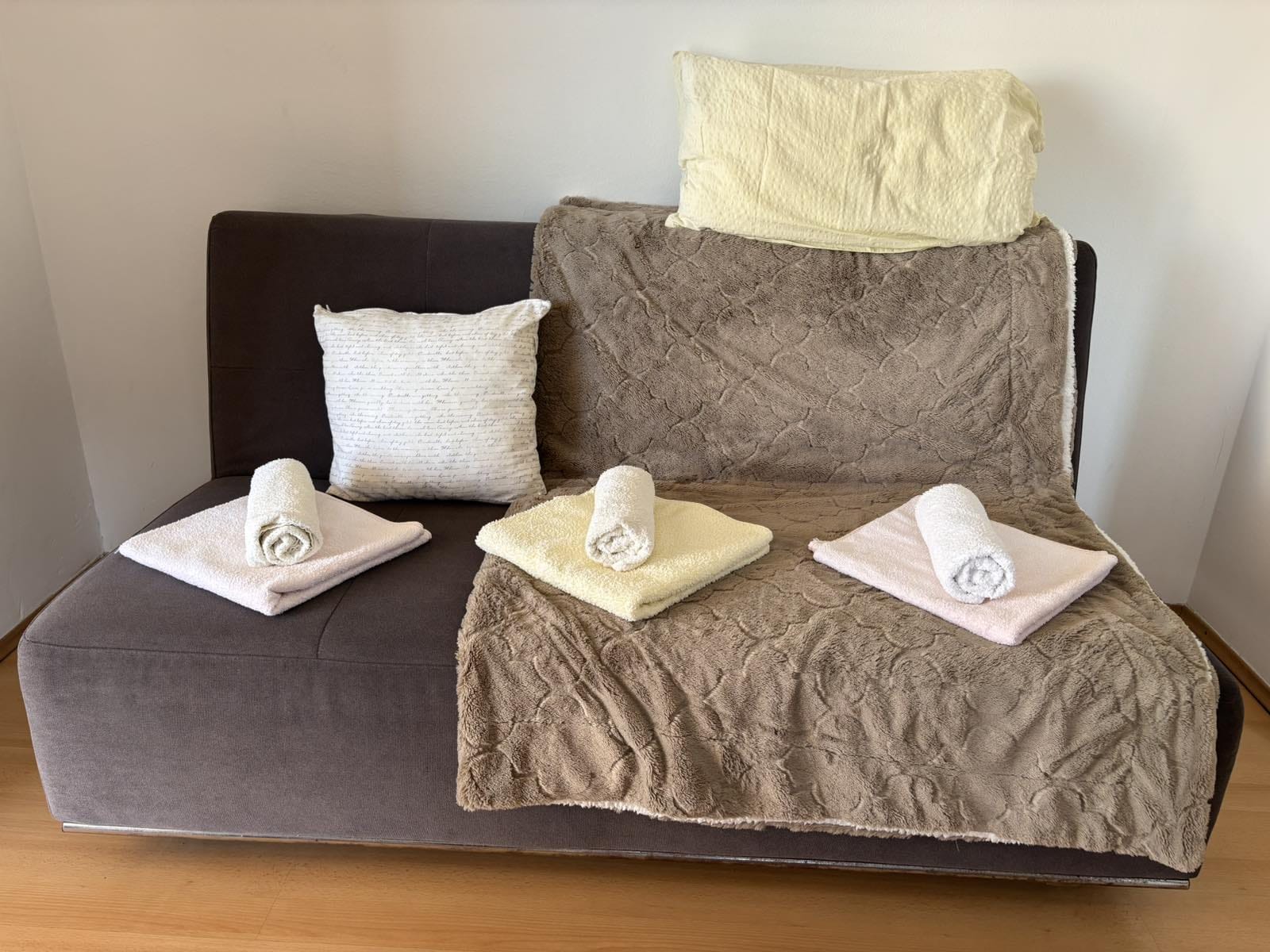 Apartments Strahija 50141-A1