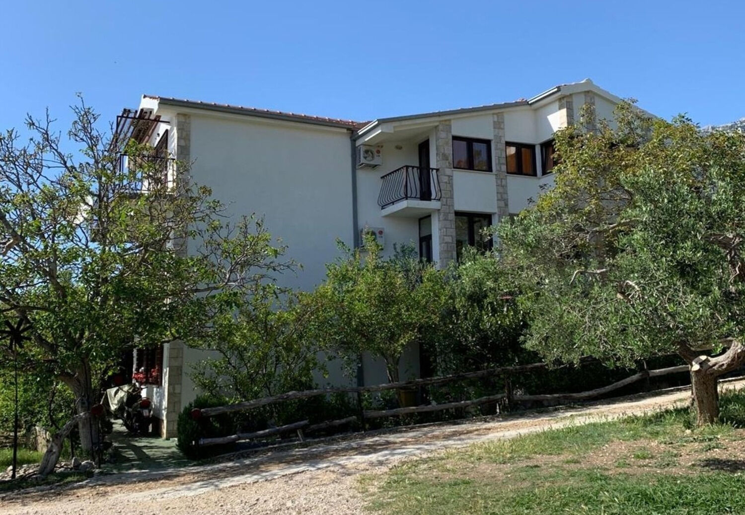Apartmaji Antisa A1