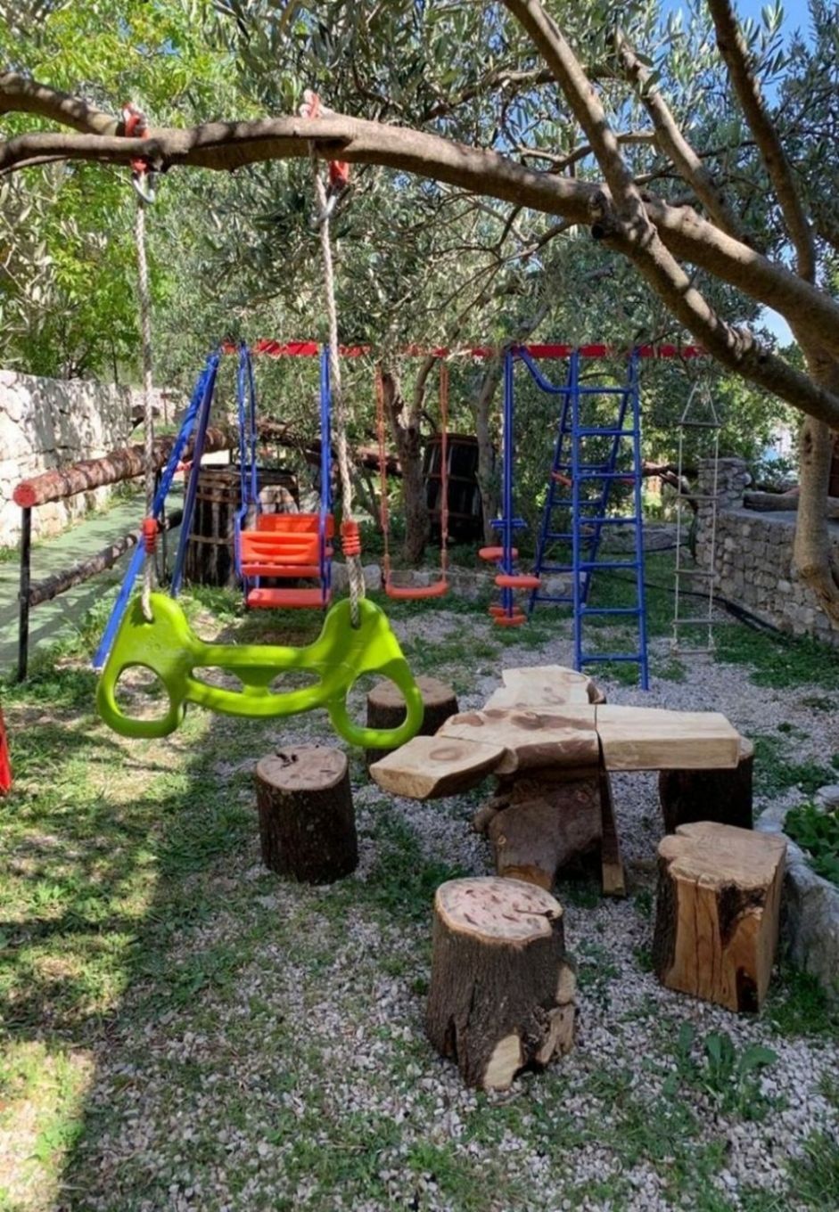 Apartments Antisa 10228-A2