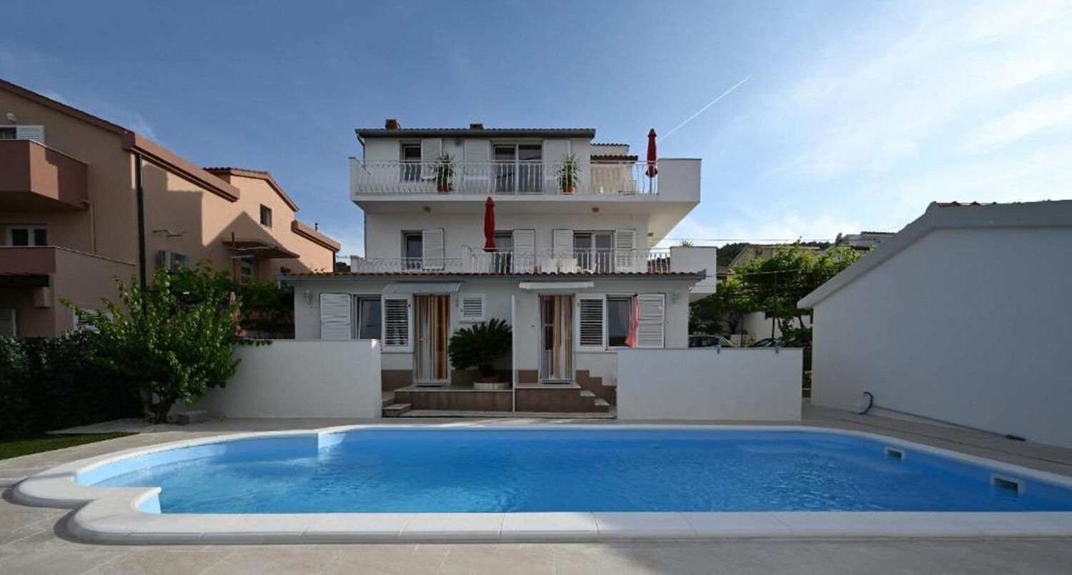 Apartment Mihovilovic 102361-A1