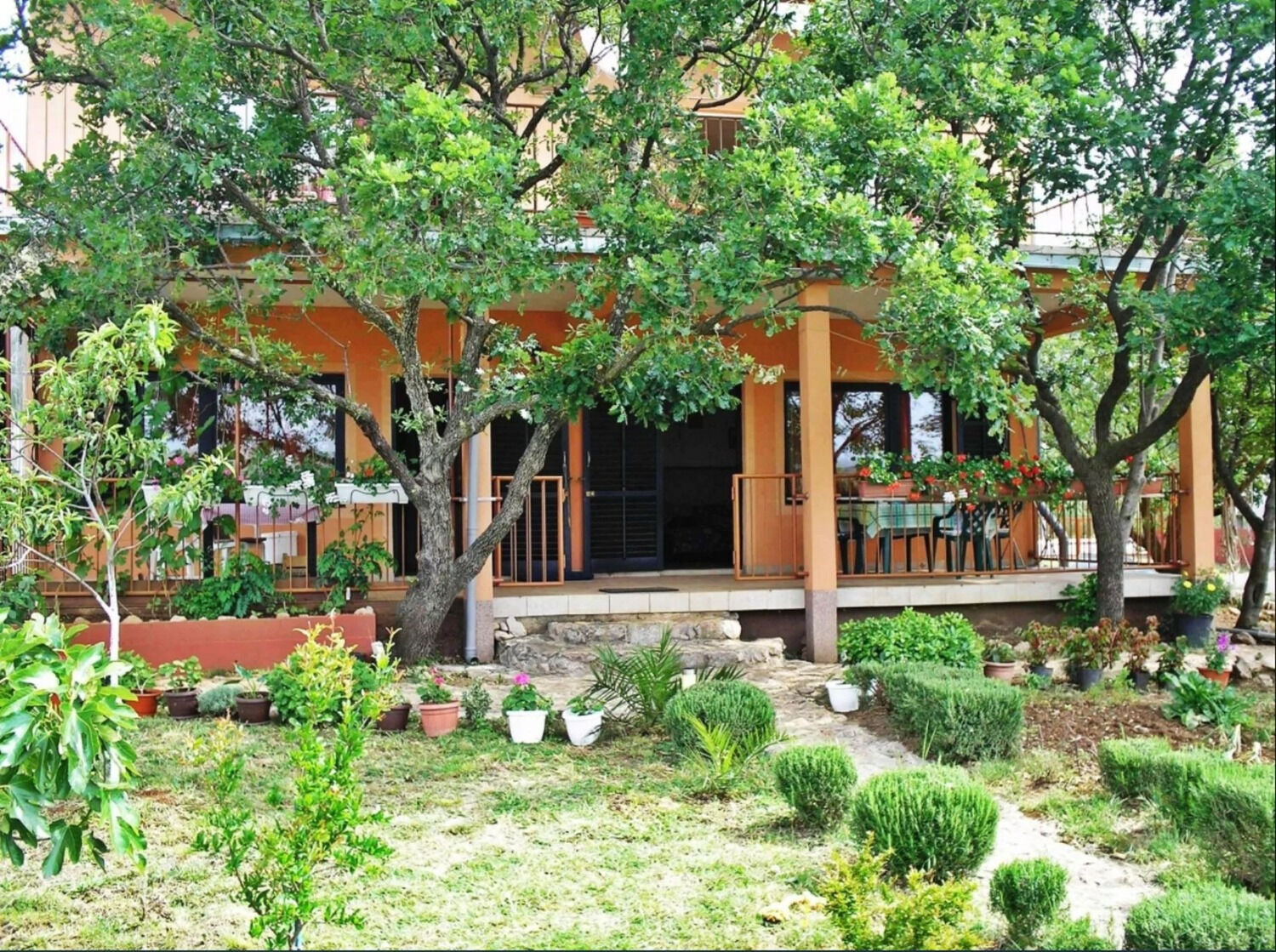 Apartments Mari 10833-A1