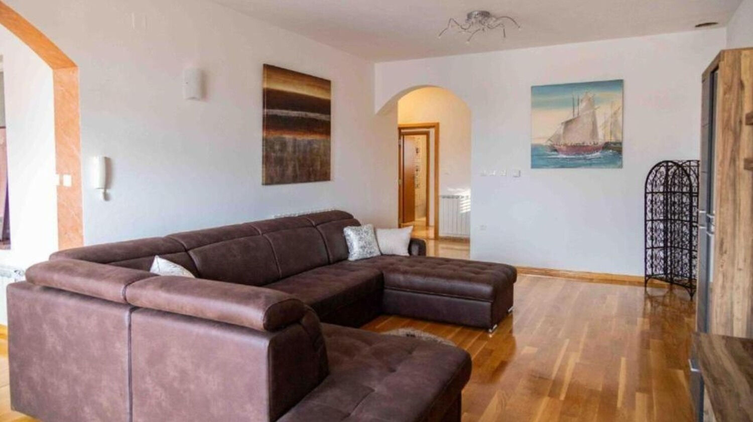 House Isabell 112241-K1
