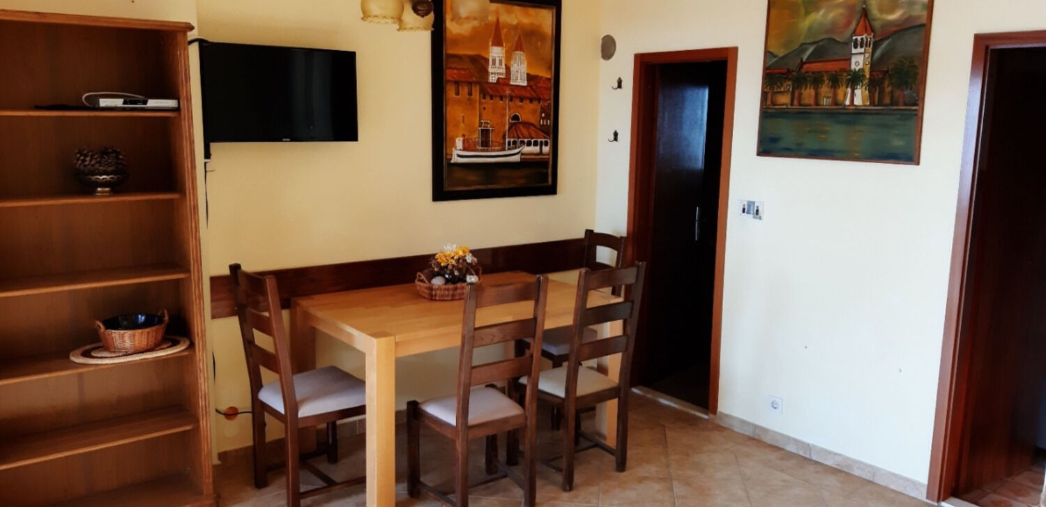 Apartments Ante 10767-A2